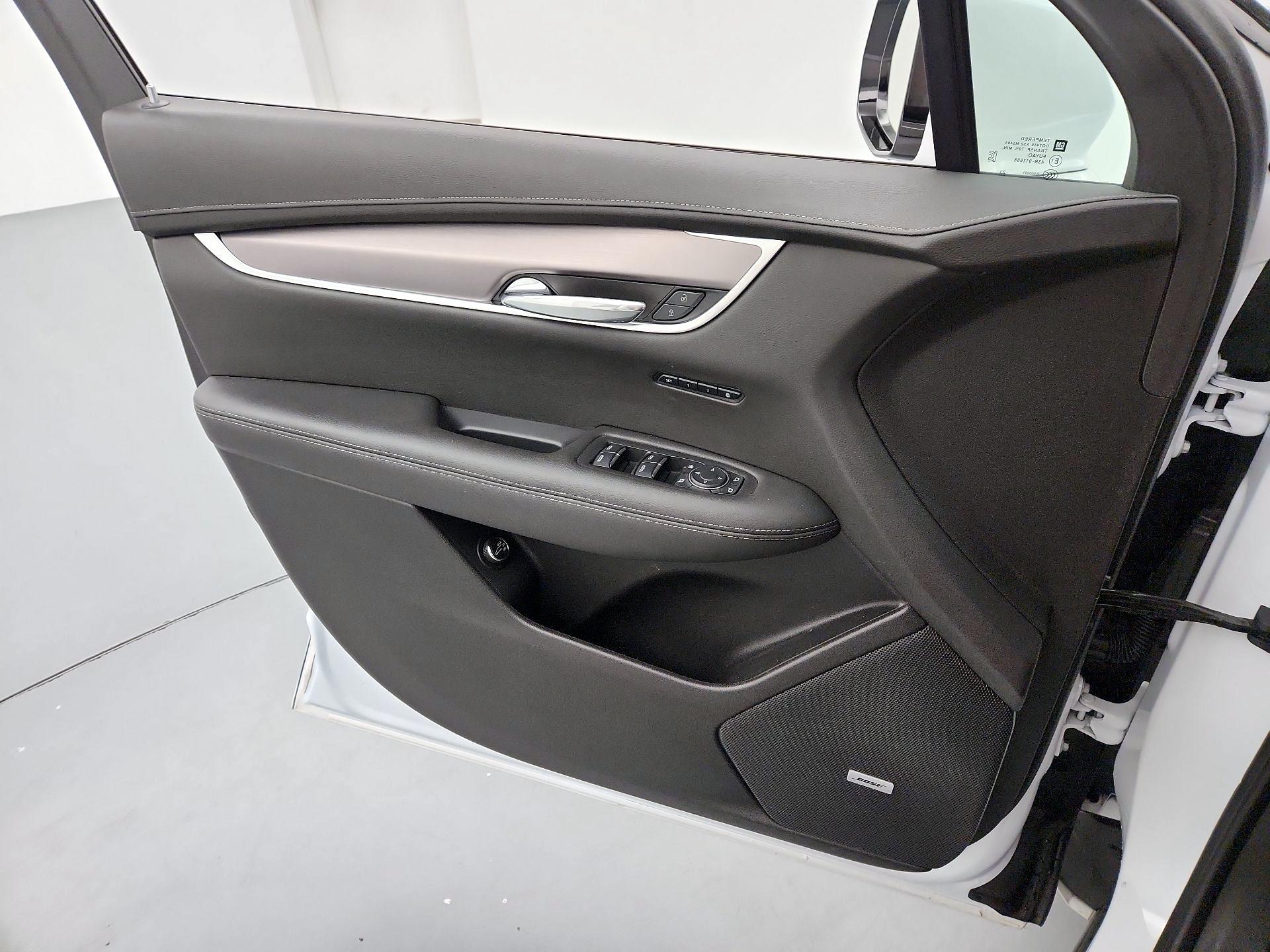 Thumbnail: 2024 Cadillac XT6 - 12