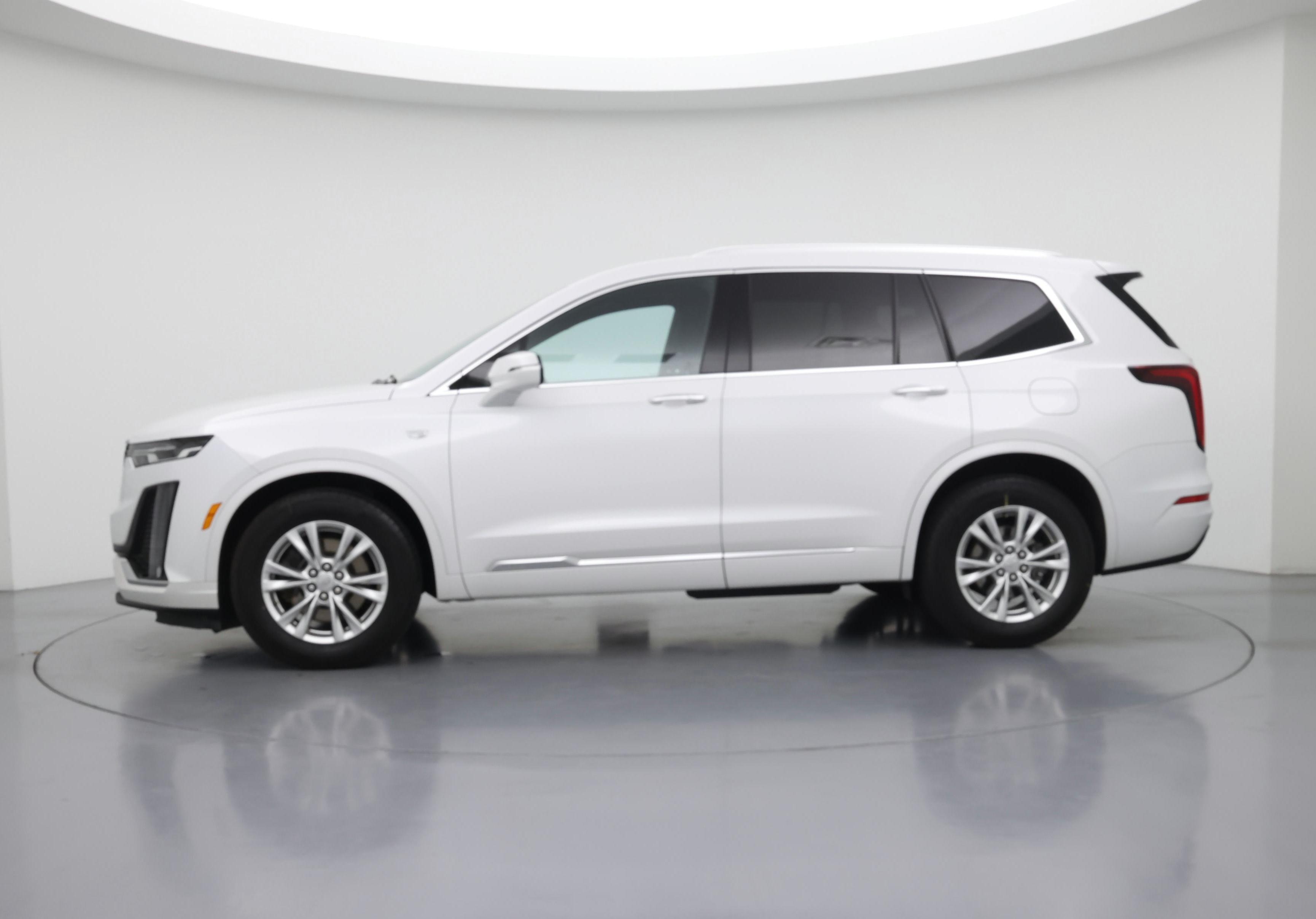 Thumbnail: 2024 Cadillac XT6 - 3