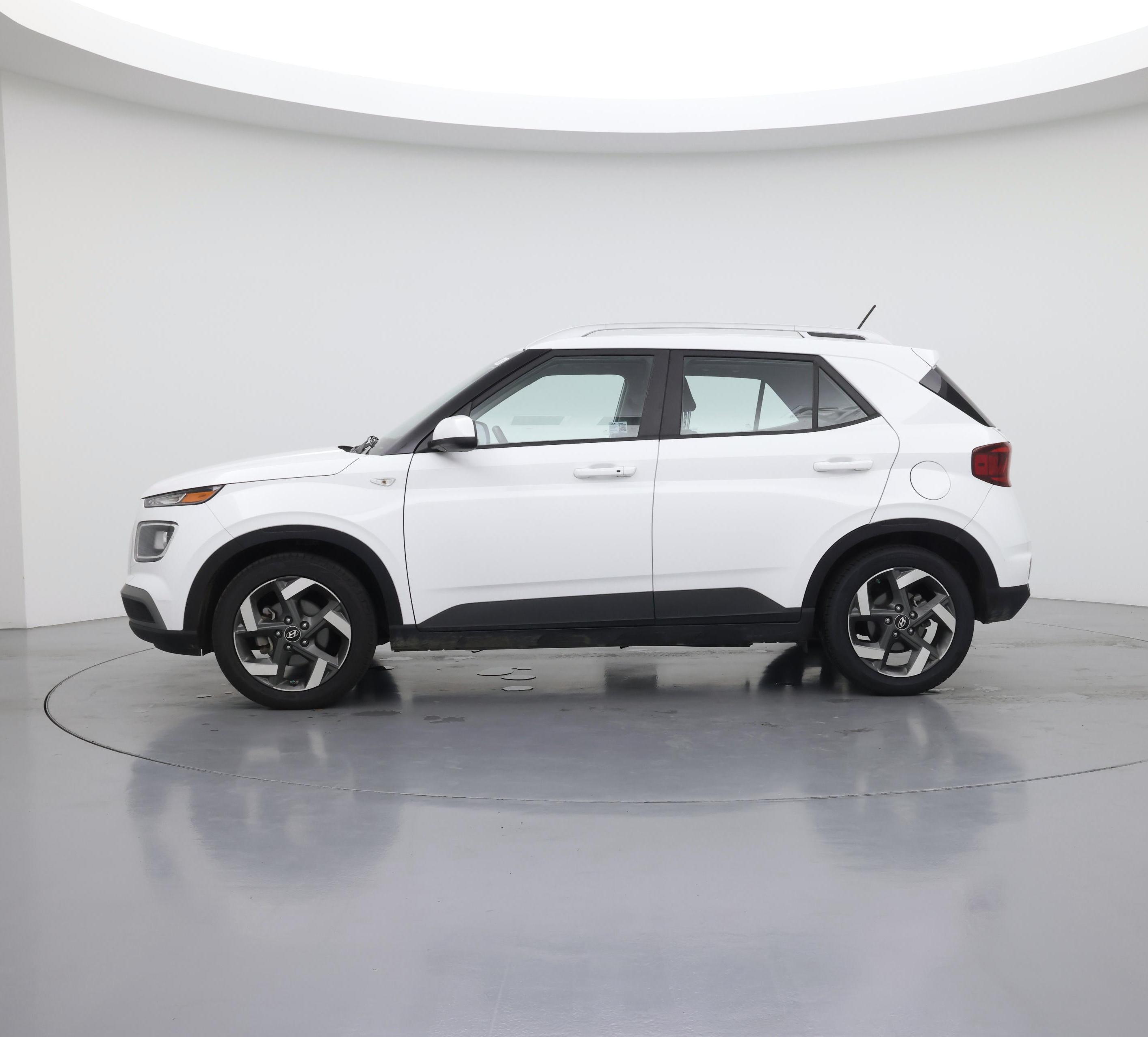 Thumbnail: 2024 Hyundai Venue - 3