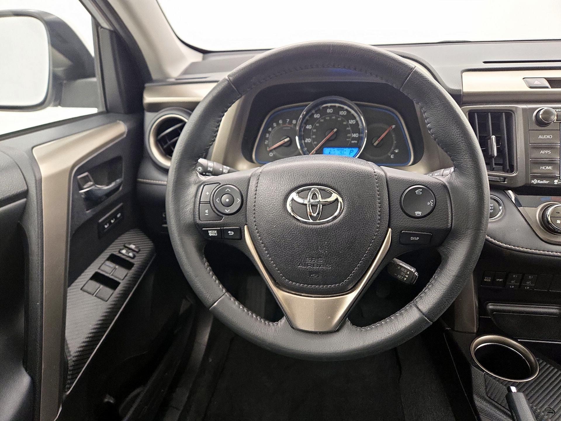 Thumbnail: 2015 Toyota RAV4 - 10