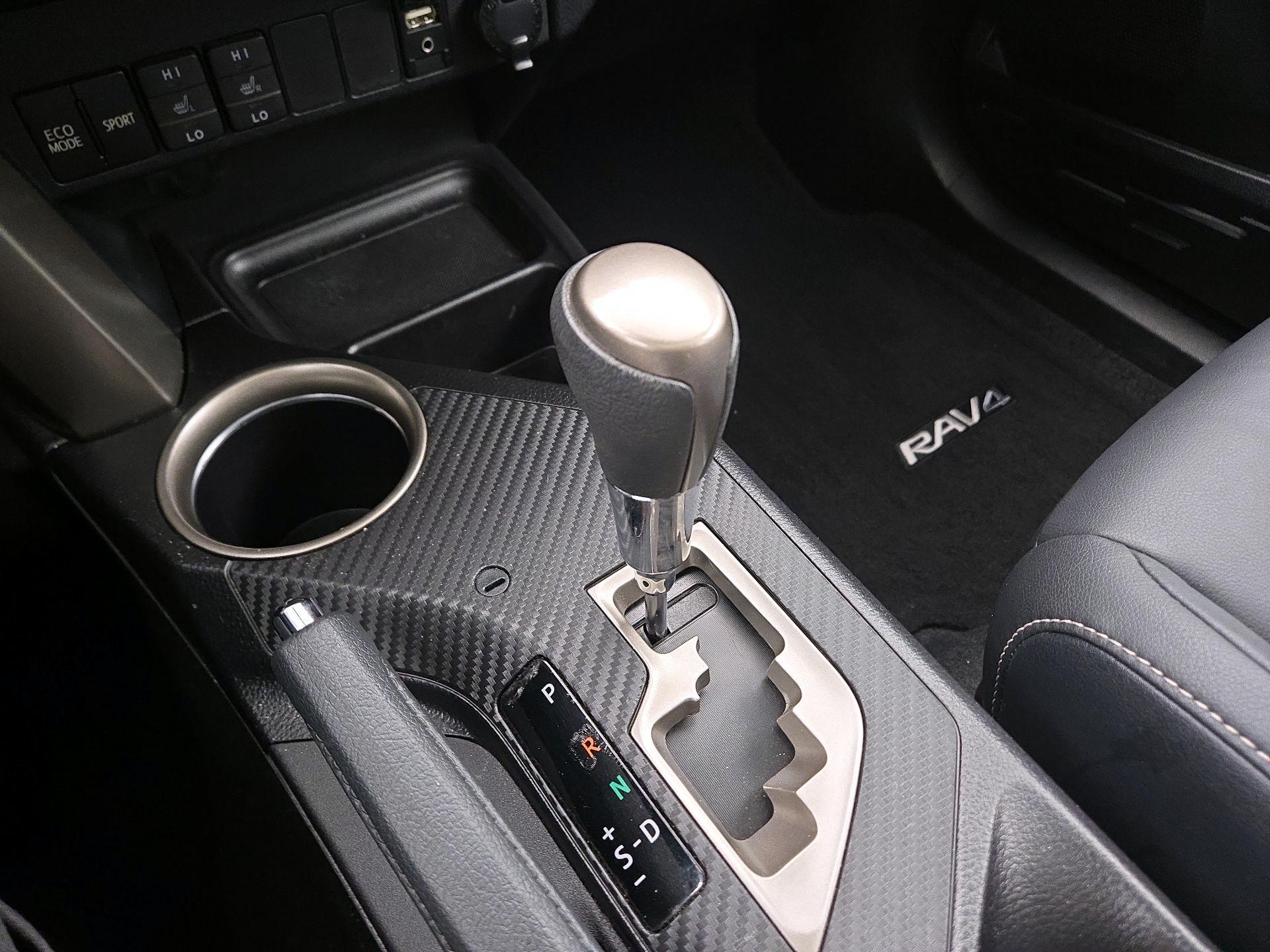 Thumbnail: 2015 Toyota RAV4 - 17