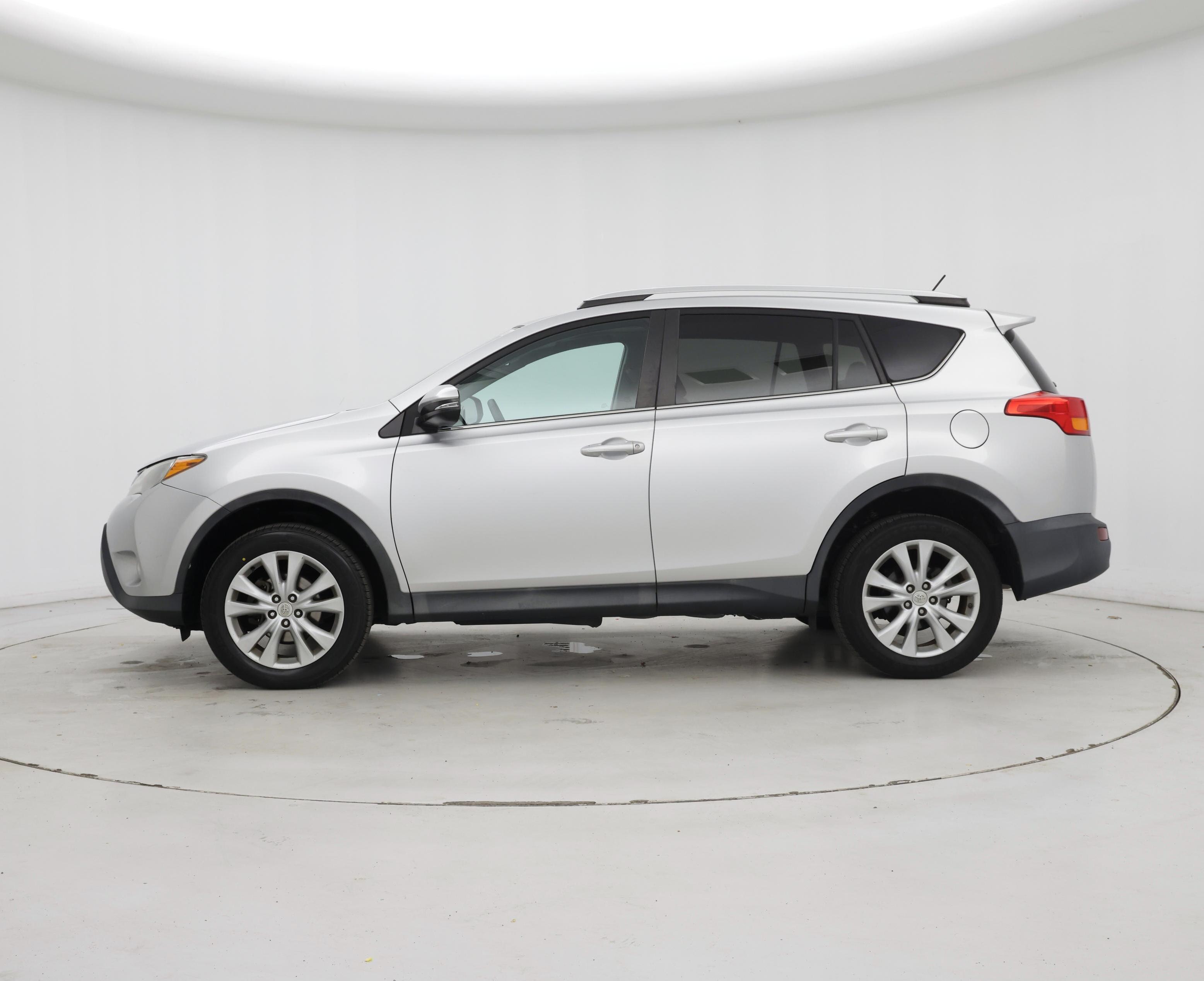 Thumbnail: 2015 Toyota RAV4 - 3