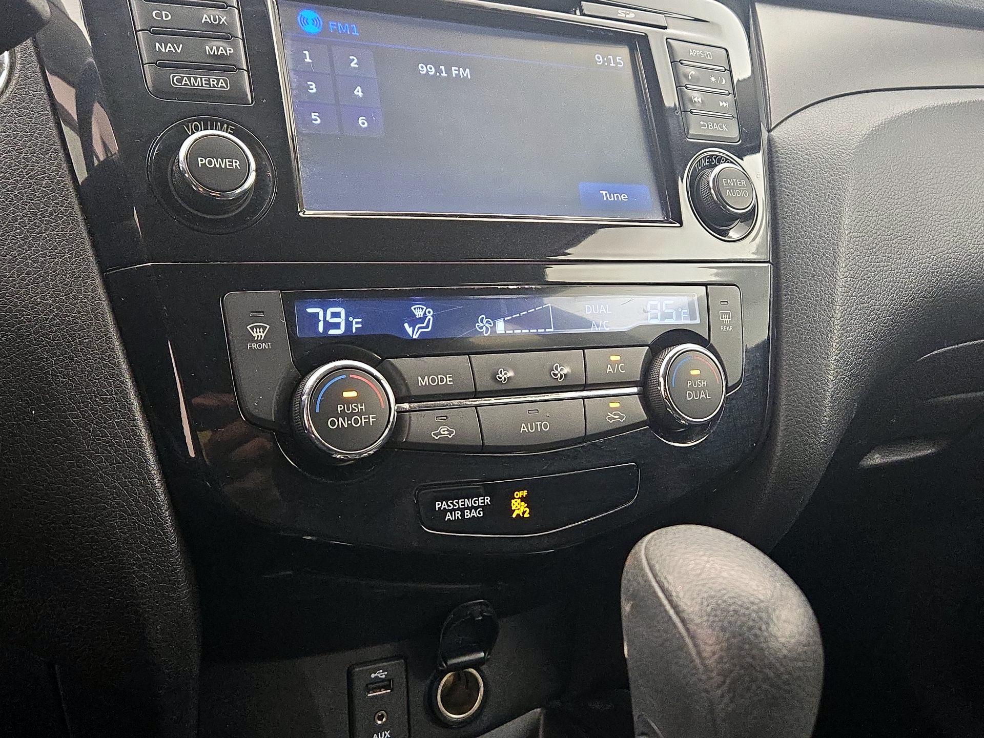 Thumbnail: 2014 Nissan Rogue - 16