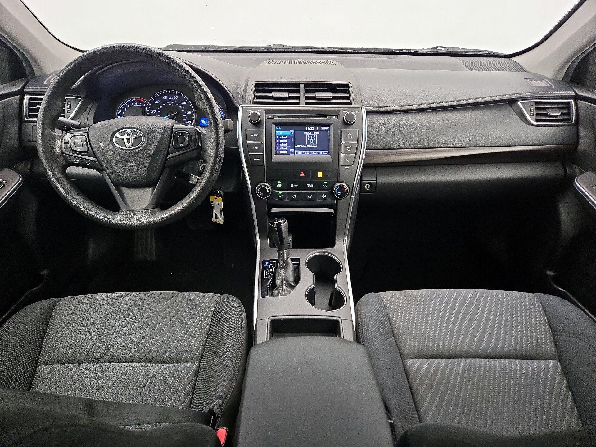 Thumbnail: 2015 Toyota Camry - 9