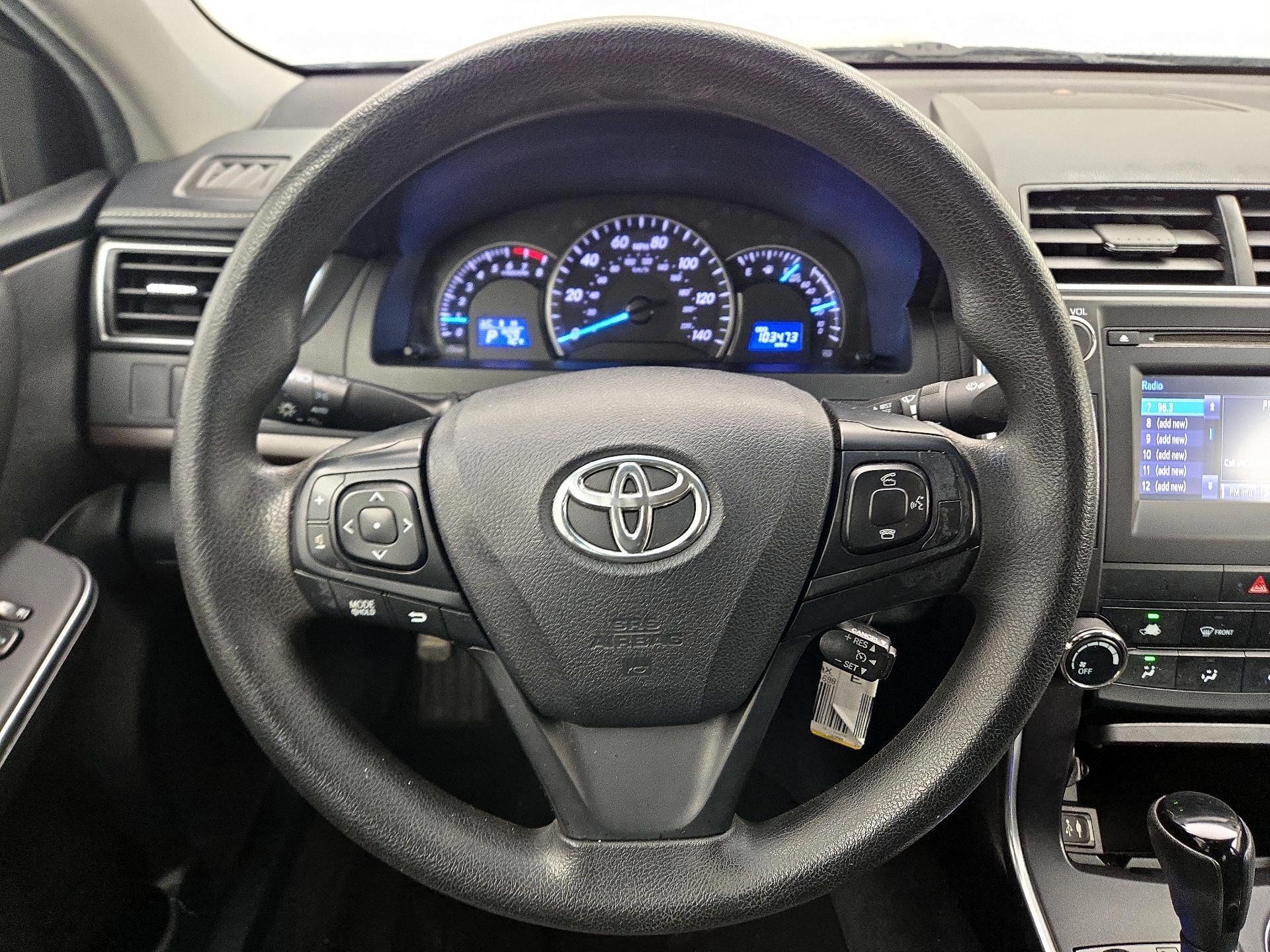 Thumbnail: 2015 Toyota Camry - 10