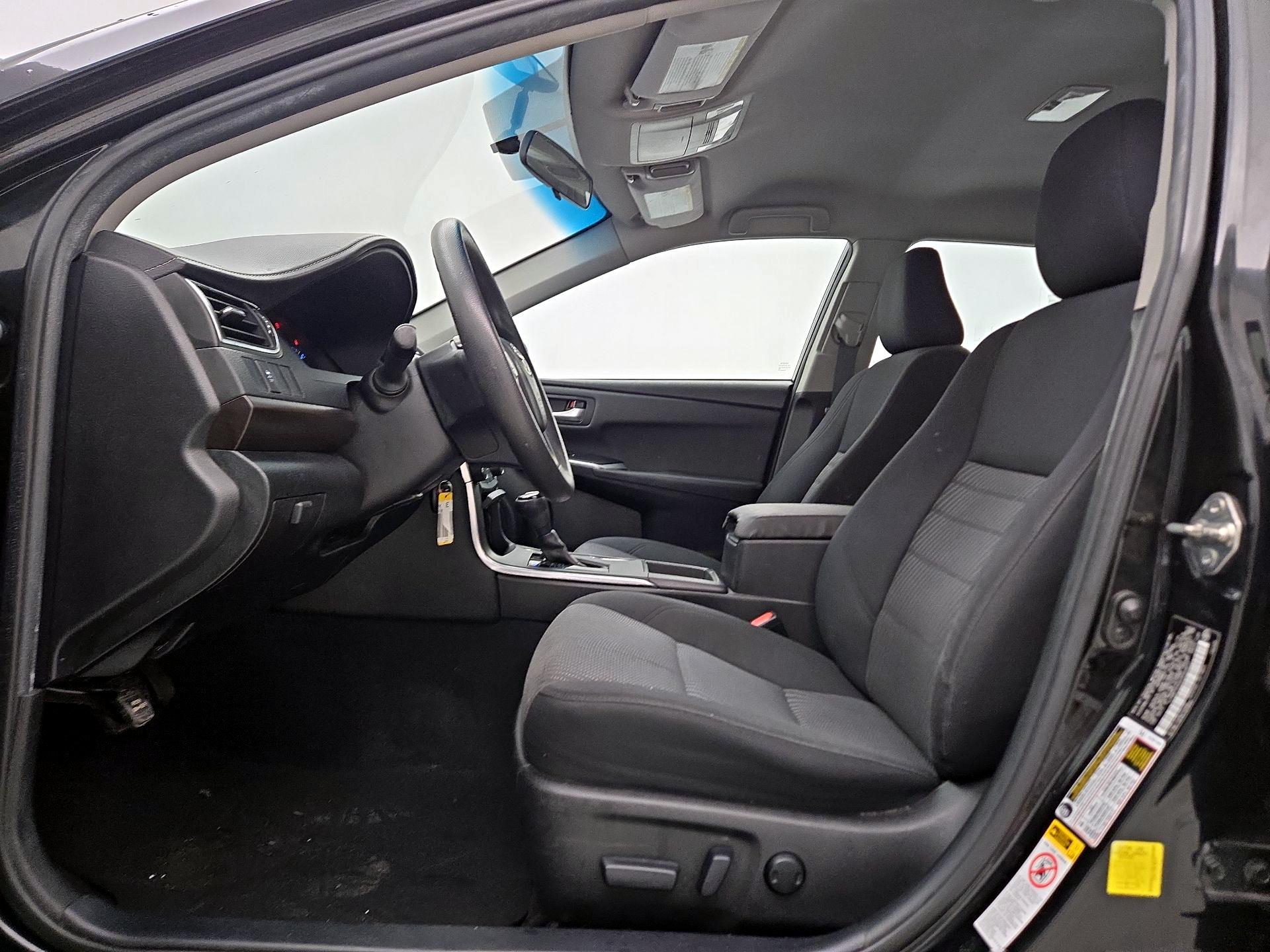 Thumbnail: 2015 Toyota Camry - 11