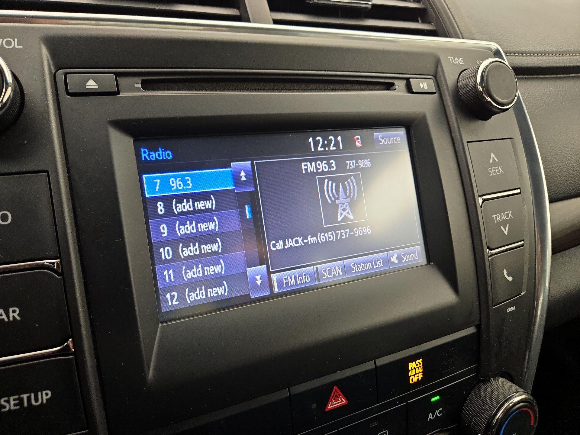 Thumbnail: 2015 Toyota Camry - 15