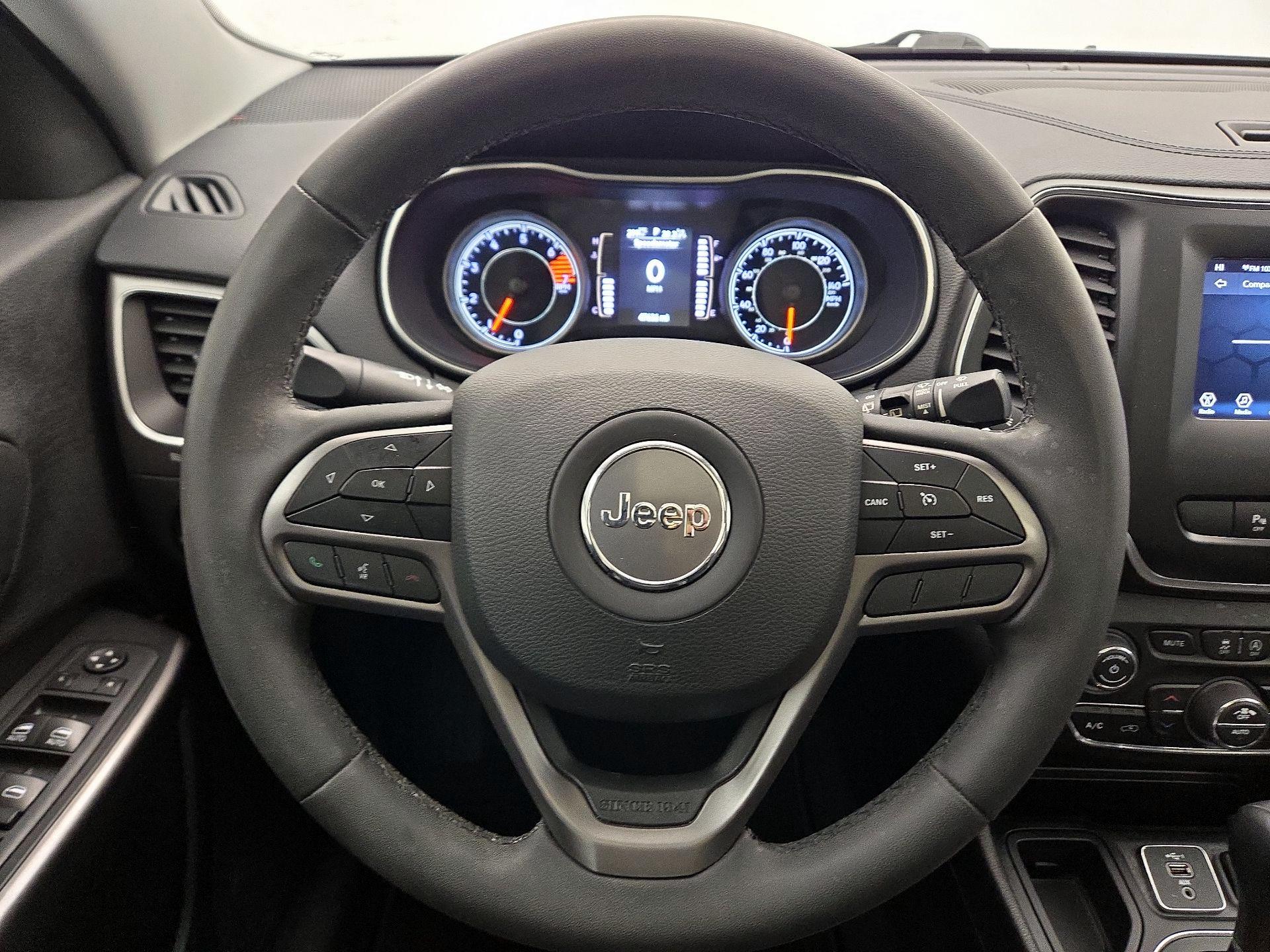 Thumbnail: 2020 Jeep Cherokee - 10