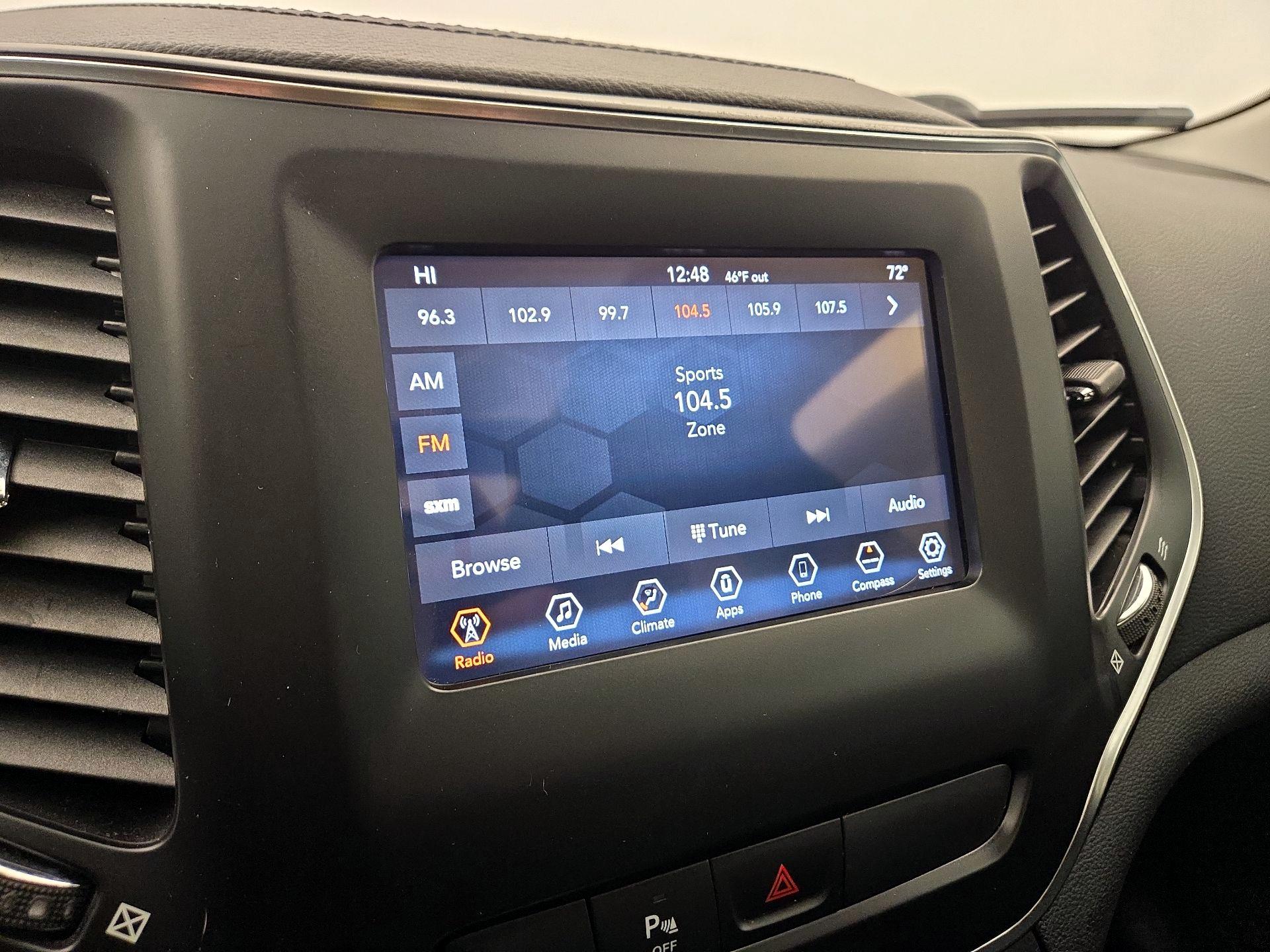 Thumbnail: 2020 Jeep Cherokee - 15