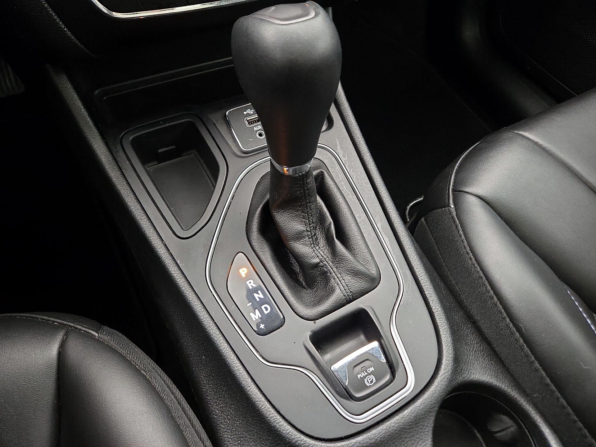 Thumbnail: 2020 Jeep Cherokee - 17