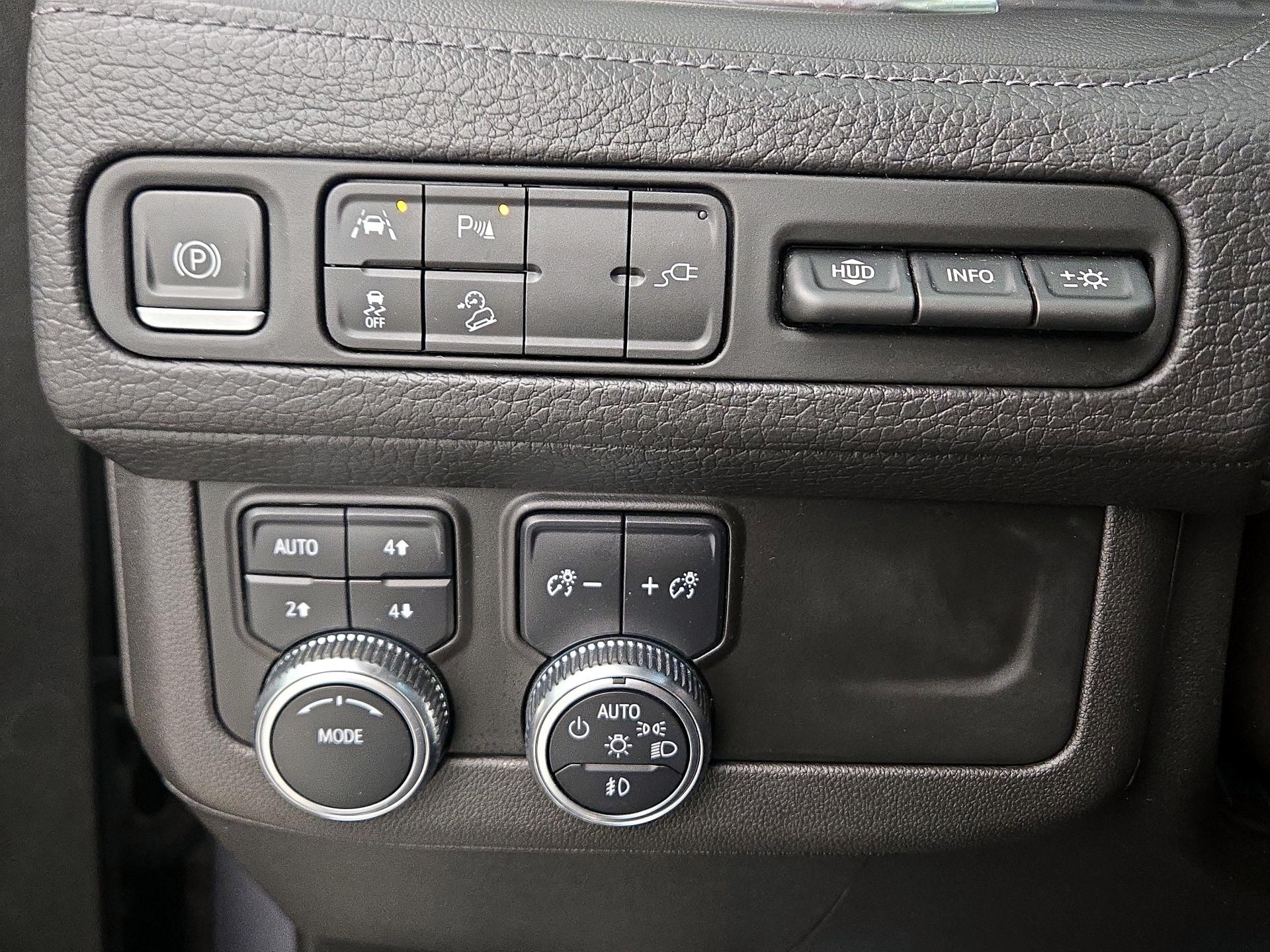 Thumbnail: 2021 GMC Yukon XL - 13