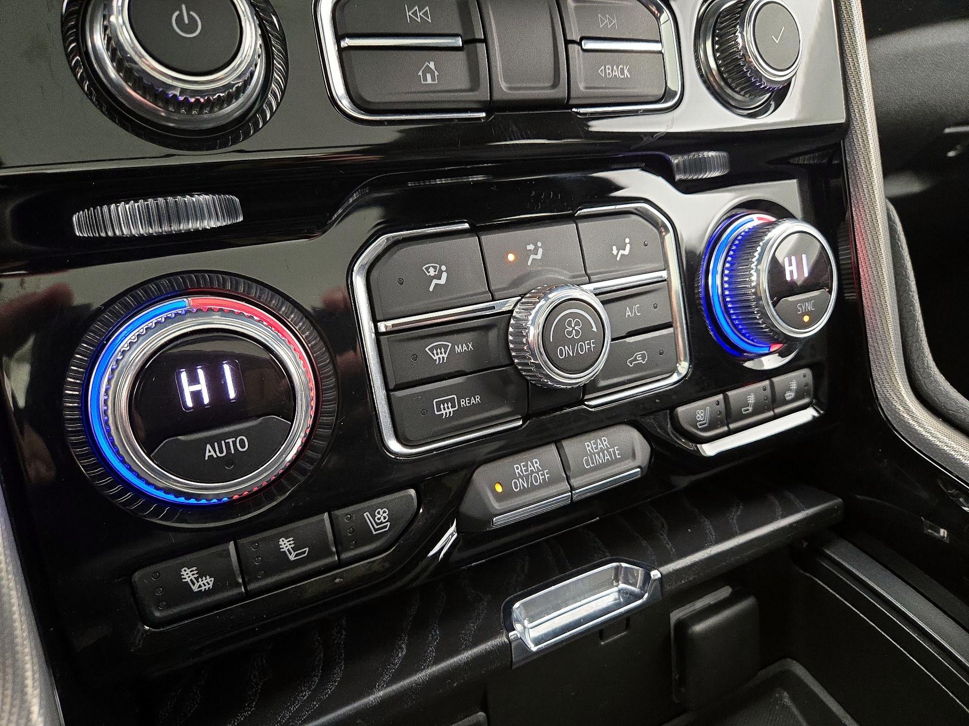 Thumbnail: 2021 GMC Yukon XL - 17