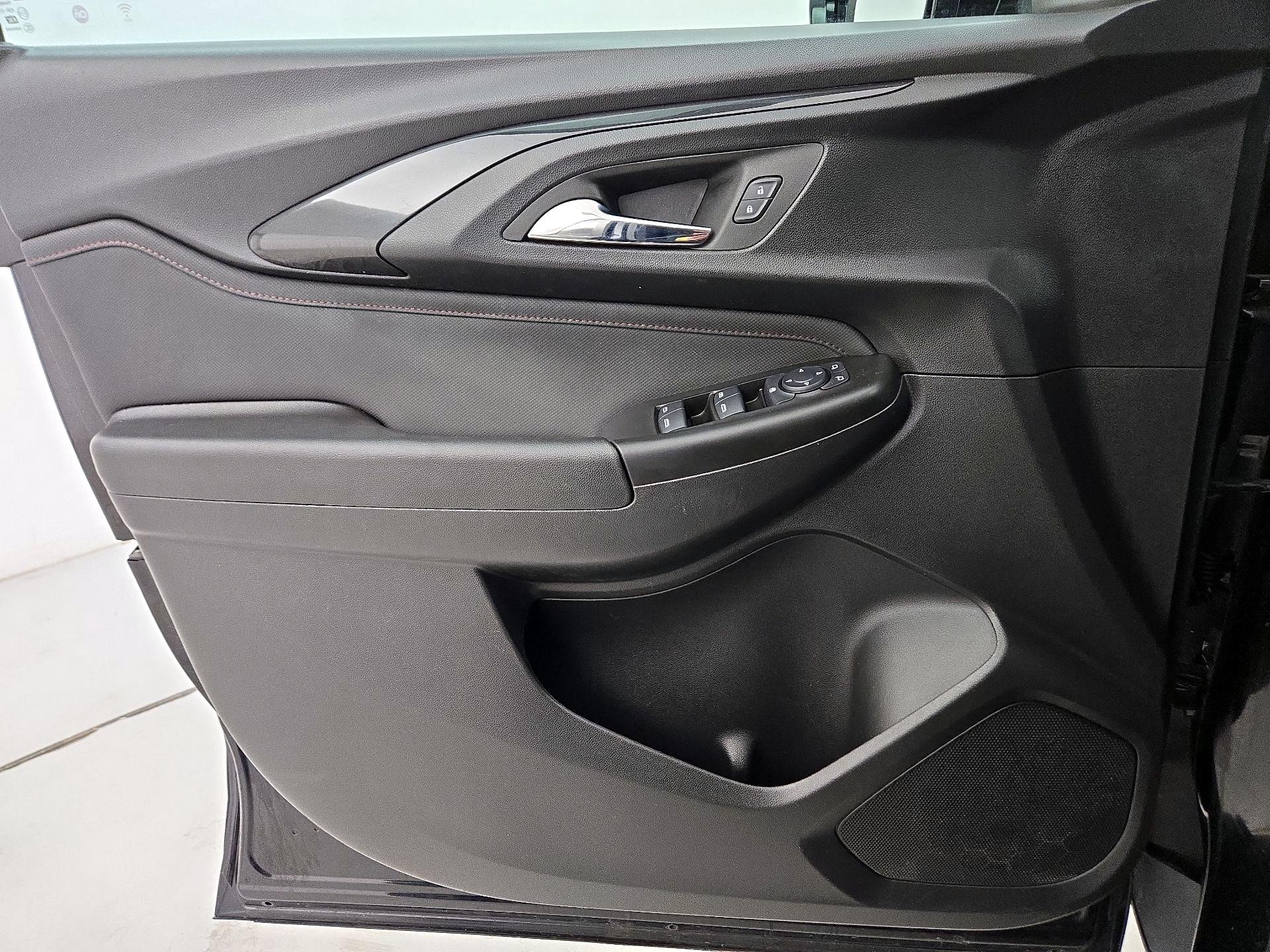 Thumbnail: 2023 Chevrolet TrailBlazer - 12