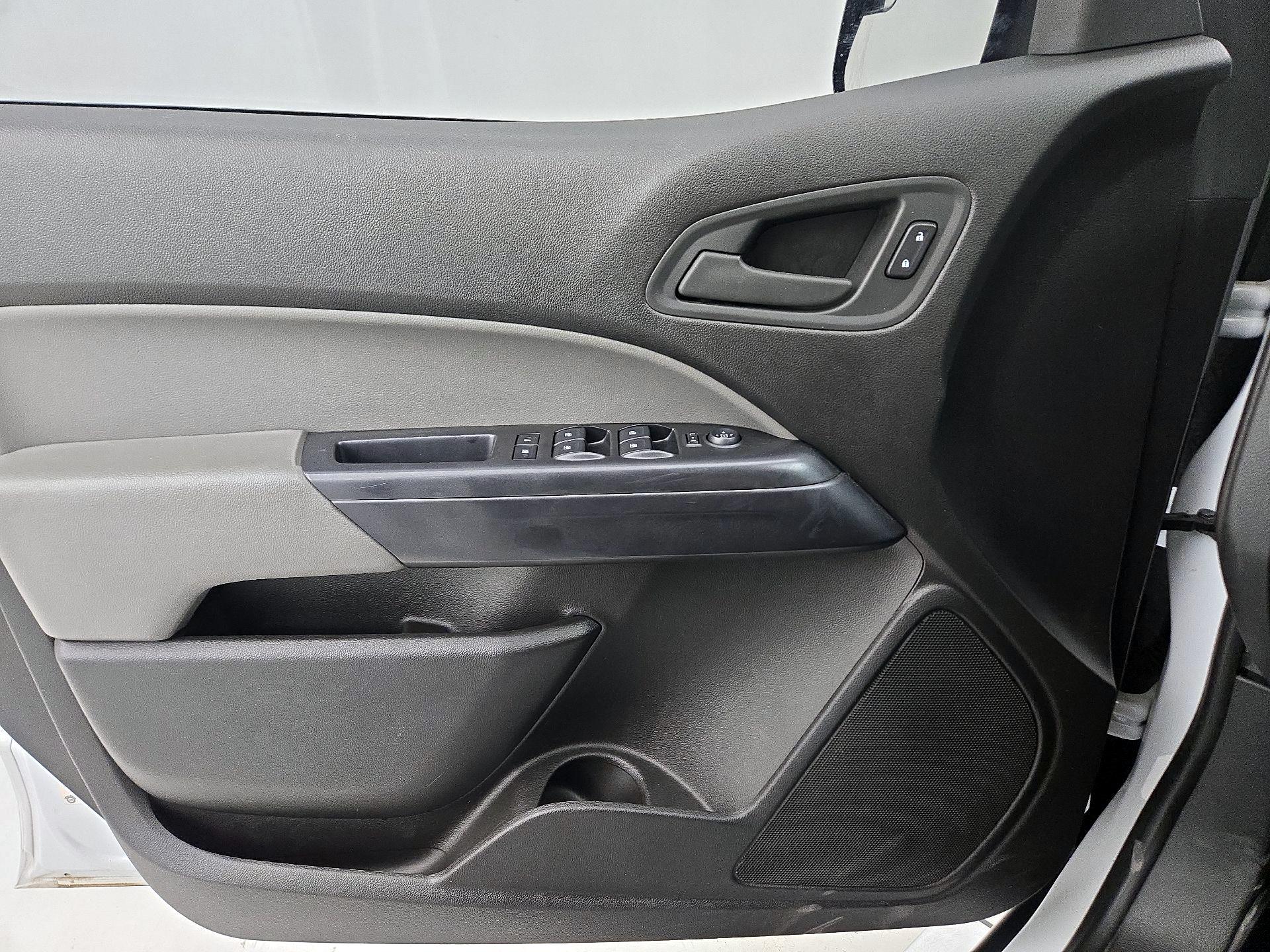 Thumbnail: 2015 Chevrolet Colorado - 12