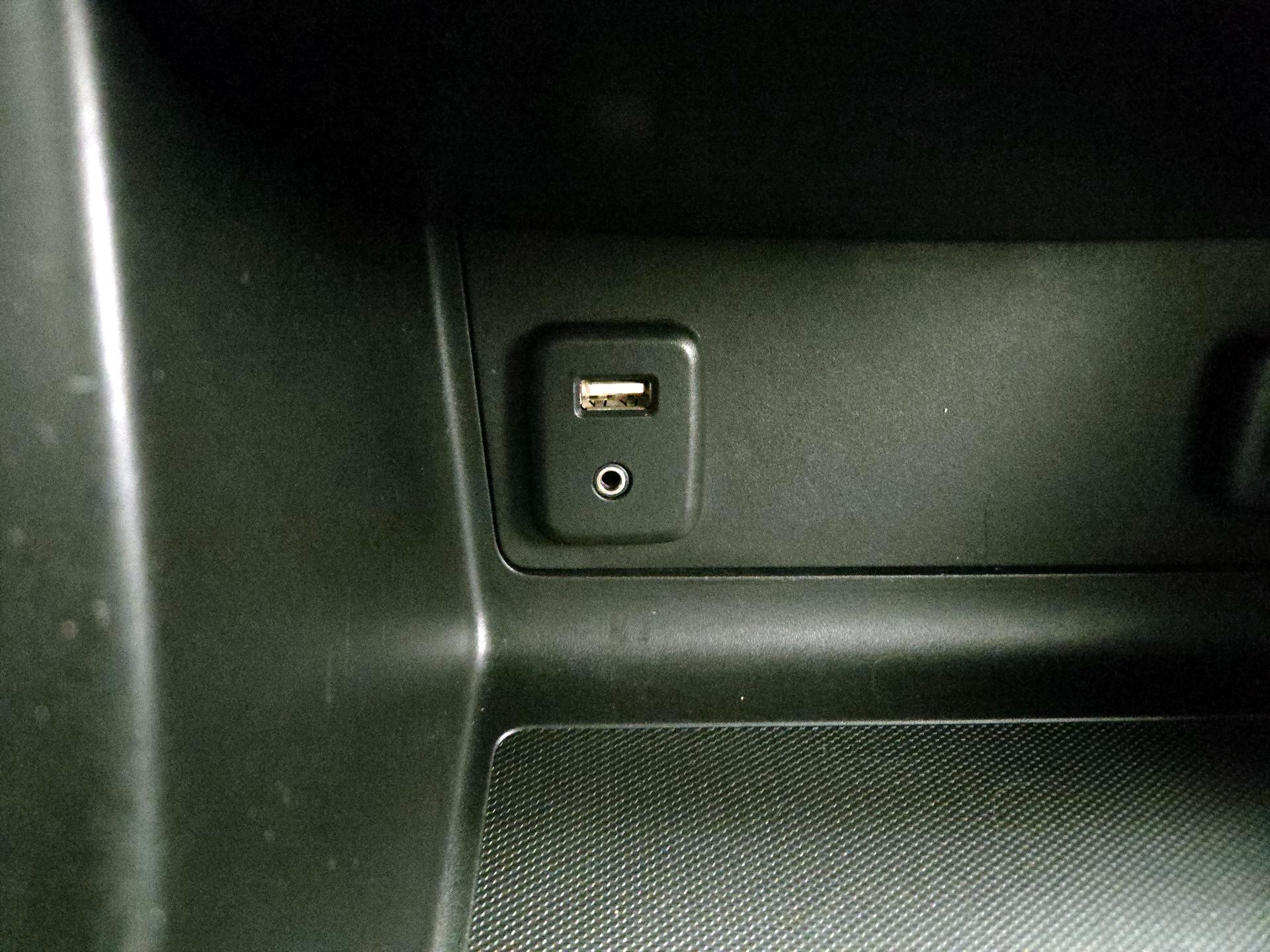 Thumbnail: 2015 Chevrolet Colorado - 18