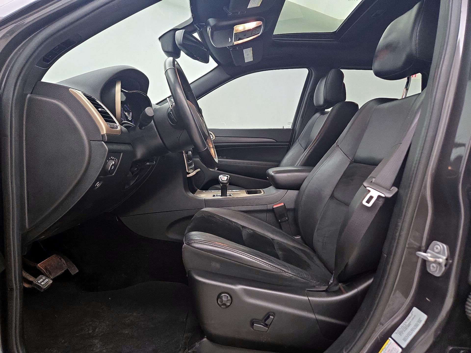 Thumbnail: 2015 Jeep Grand Cherokee - 11