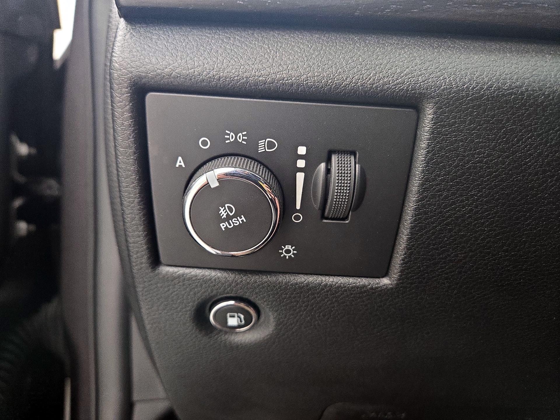 Thumbnail: 2015 Jeep Grand Cherokee - 13