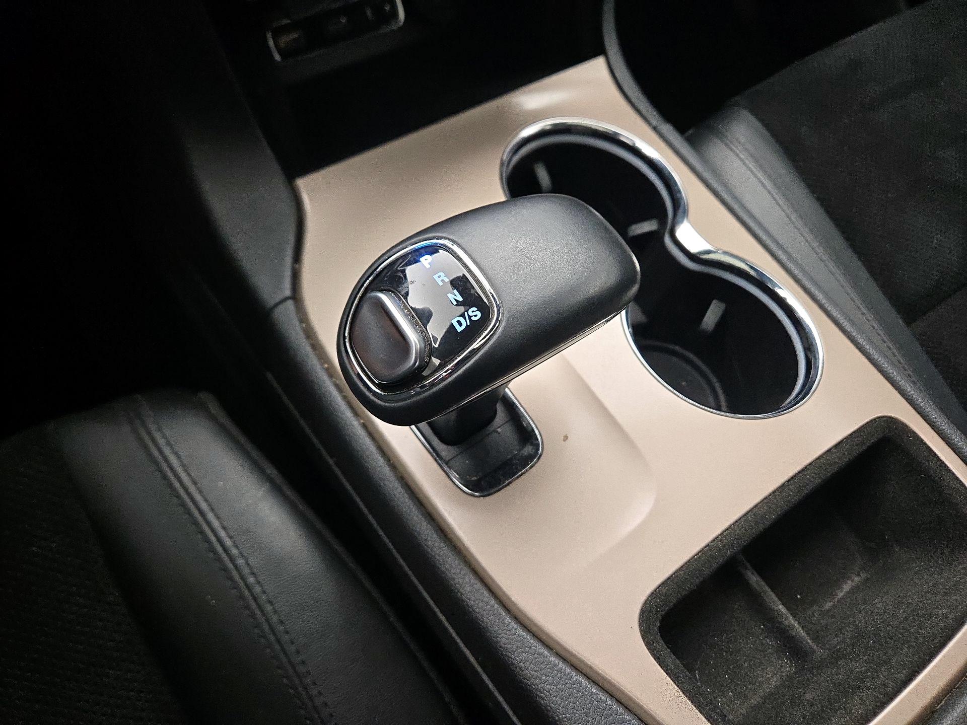 Thumbnail: 2015 Jeep Grand Cherokee - 17