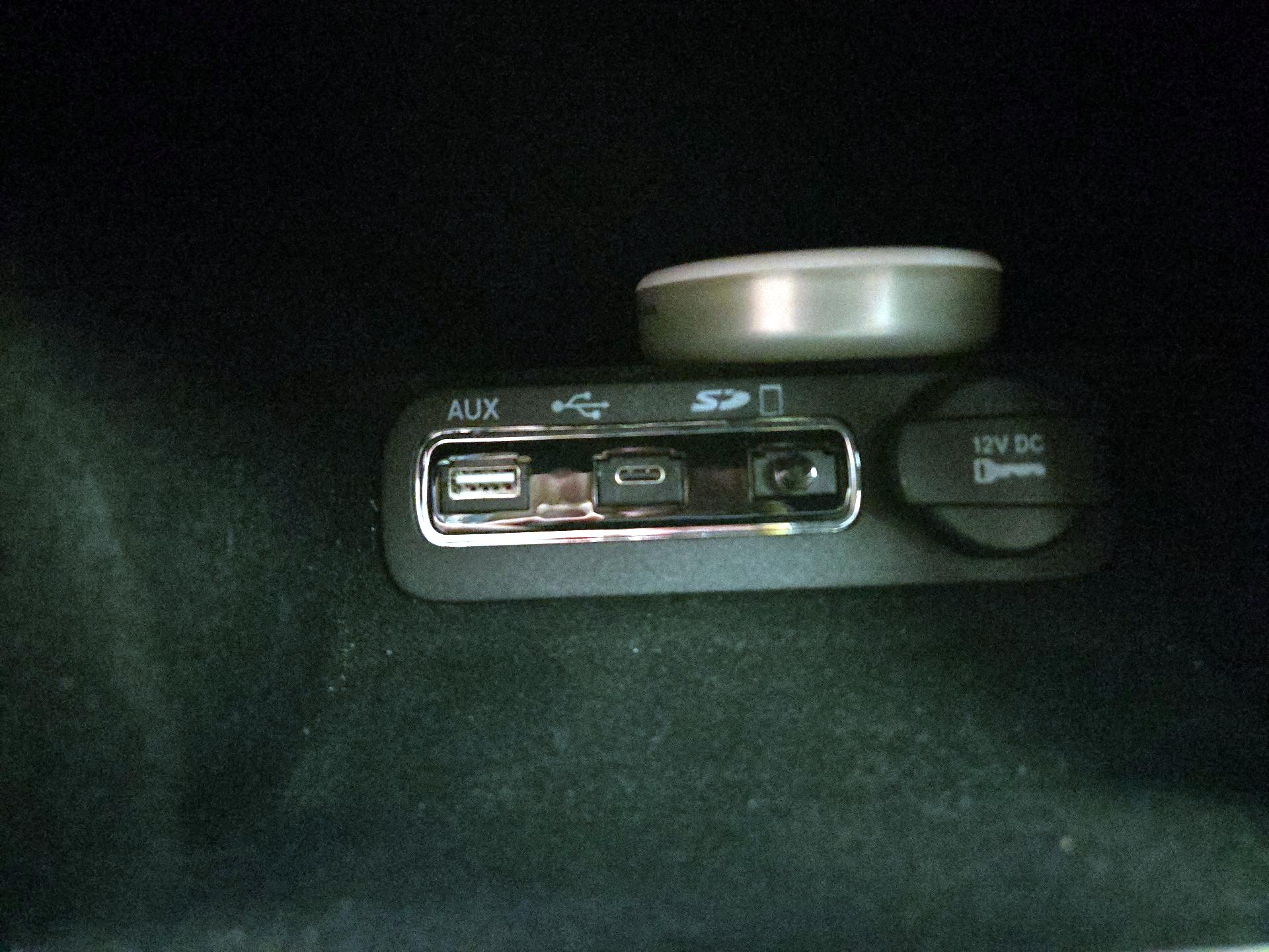 Thumbnail: 2015 Jeep Grand Cherokee - 18