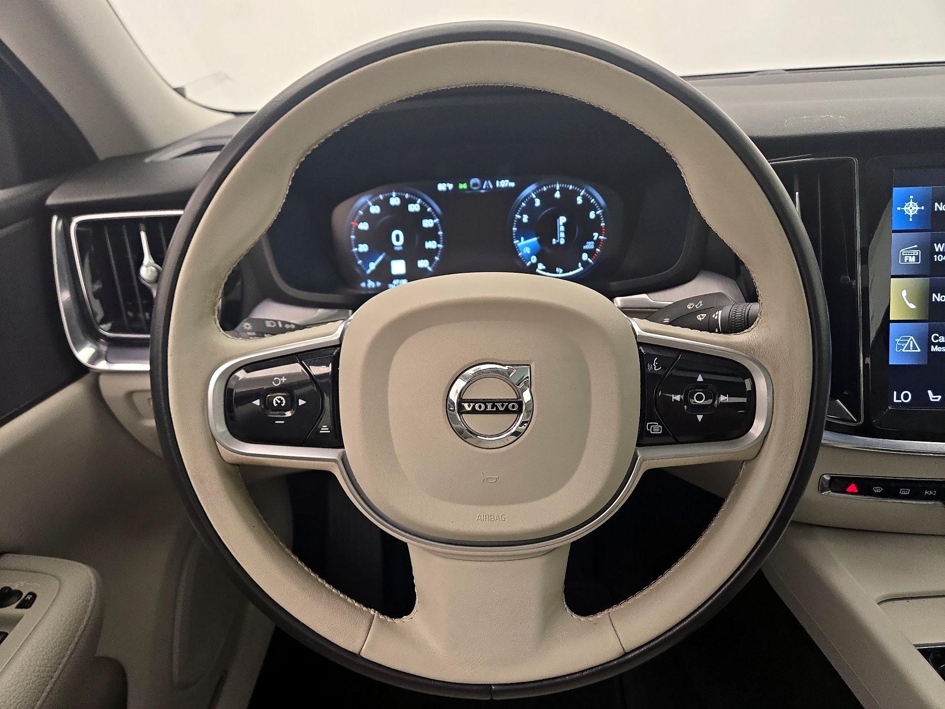 Thumbnail: 2020 Volvo S60 - 10