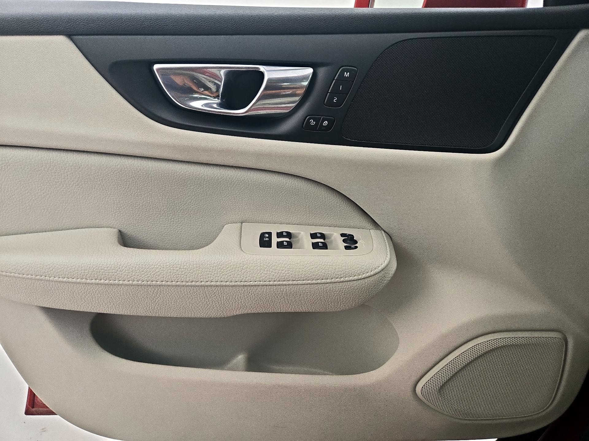 Thumbnail: 2020 Volvo S60 - 12