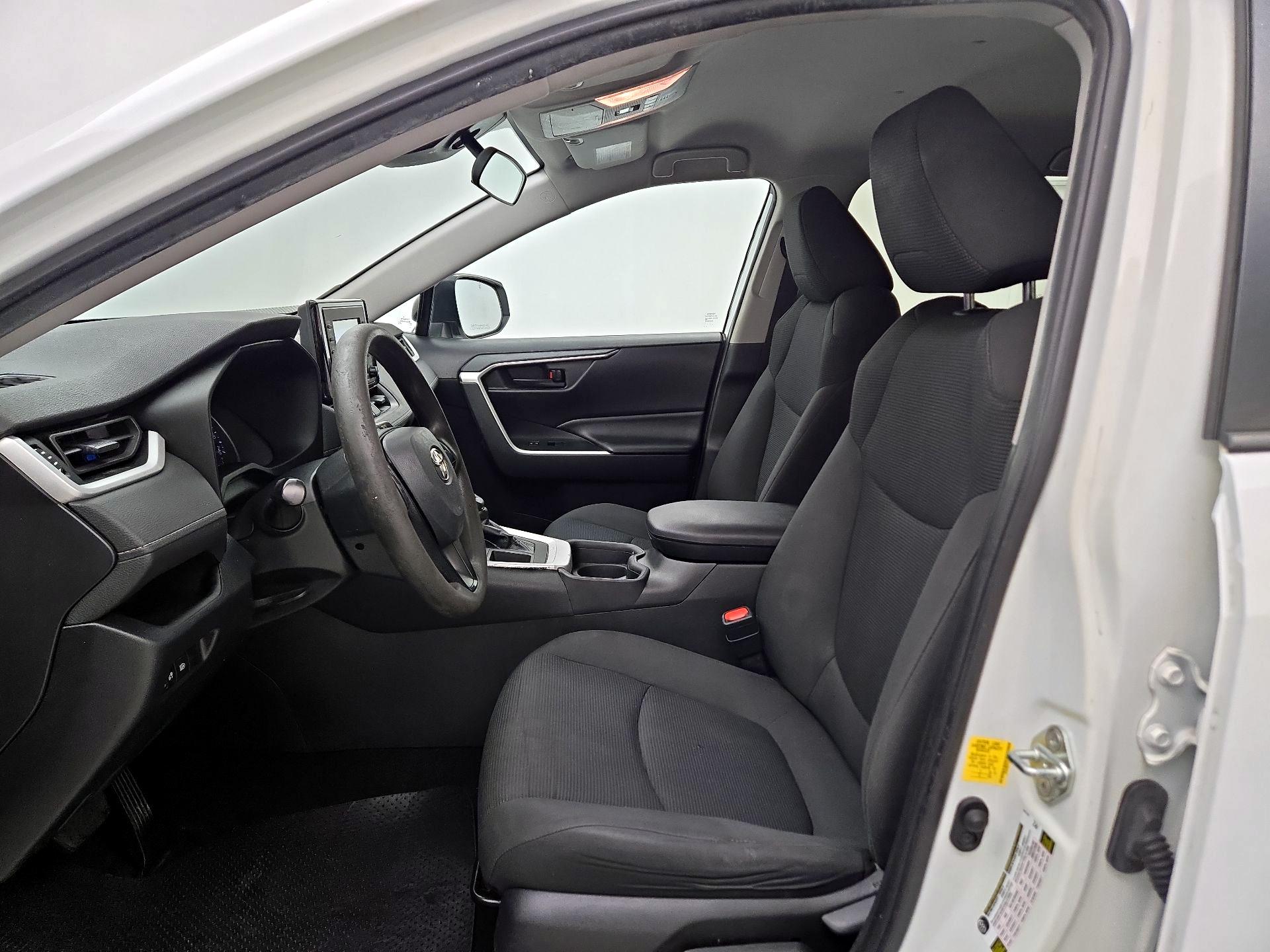 Thumbnail: 2020 Toyota RAV4 - 11