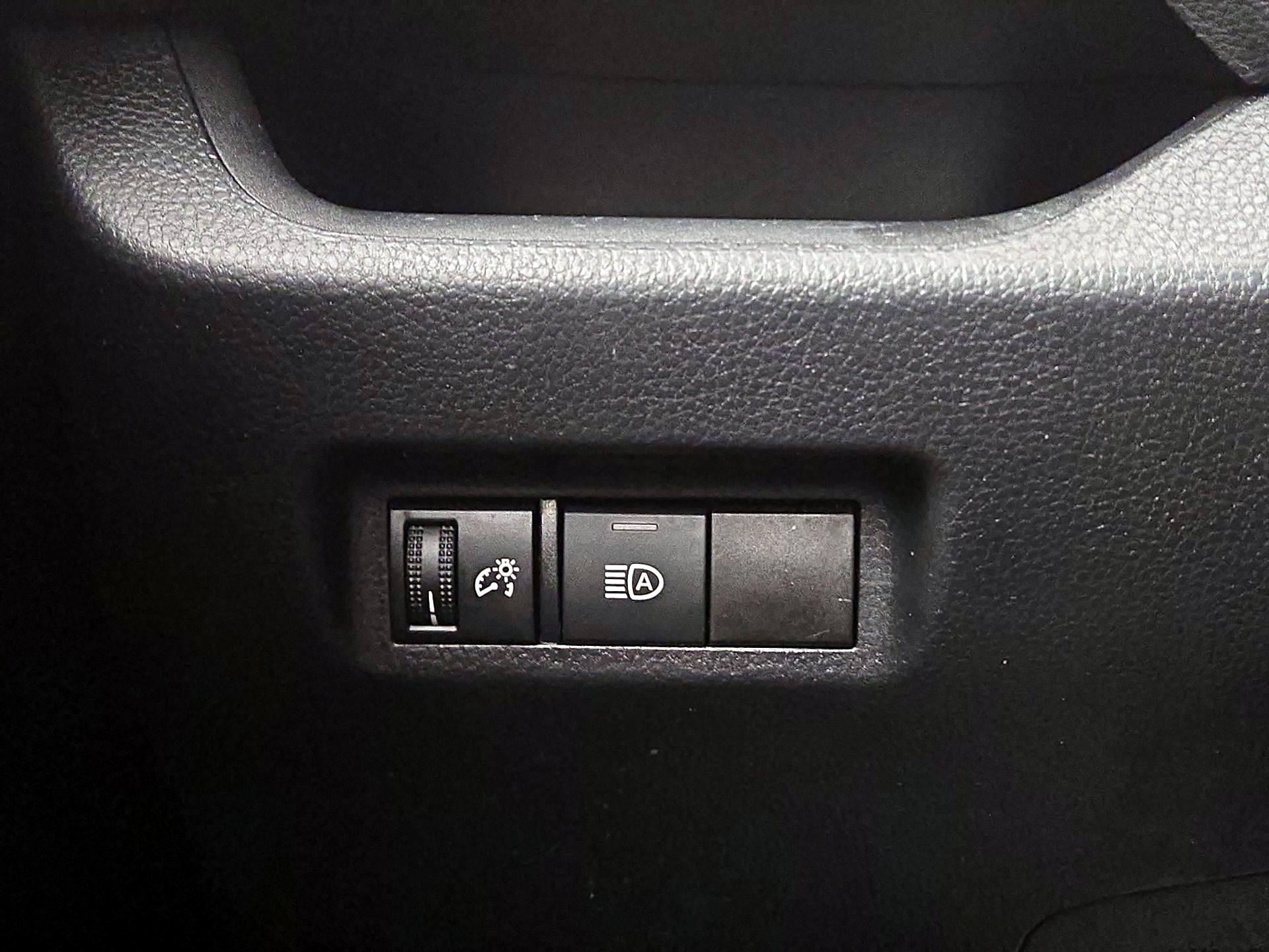 Thumbnail: 2020 Toyota RAV4 - 13