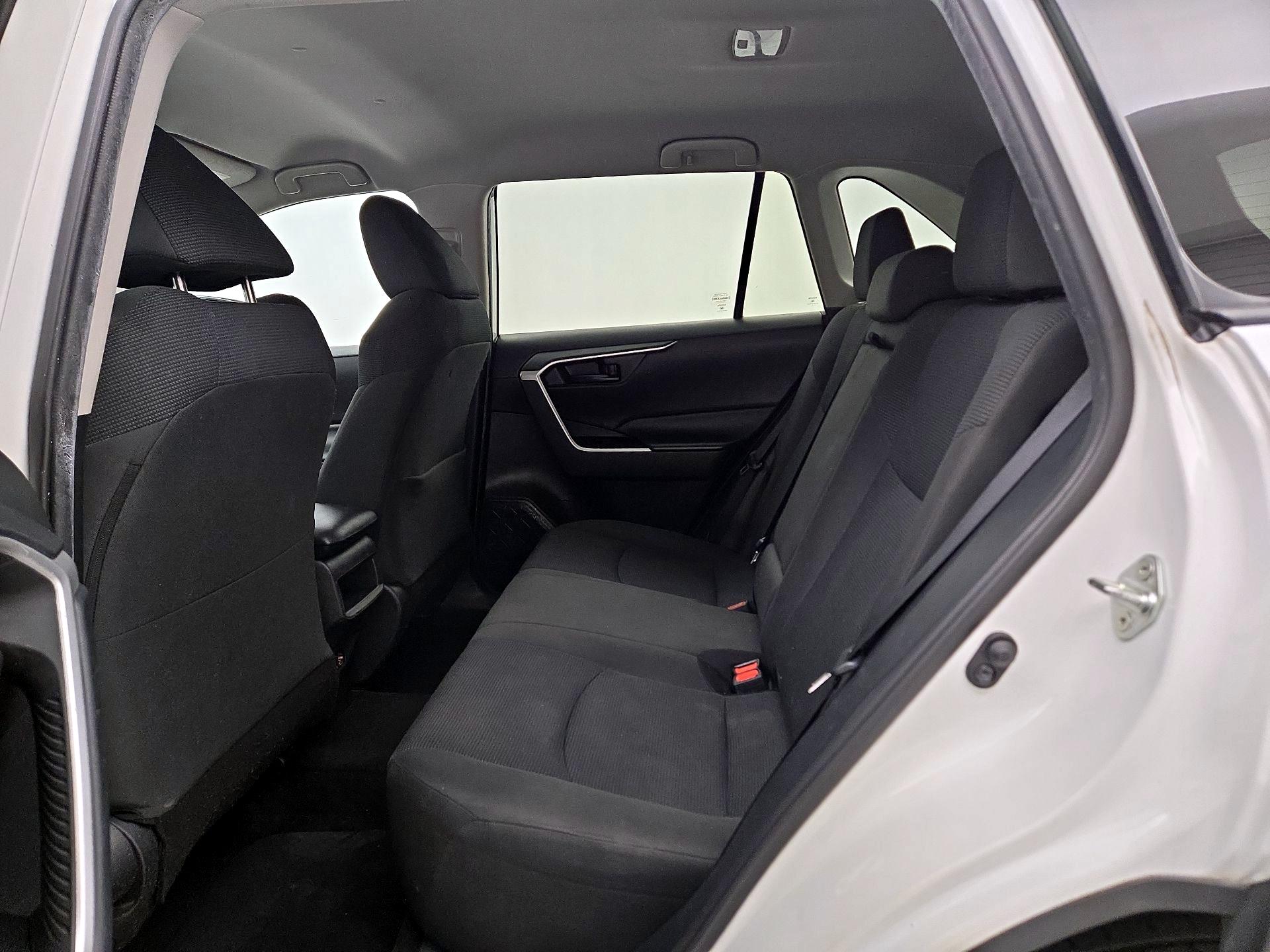 Thumbnail: 2020 Toyota RAV4 - 19