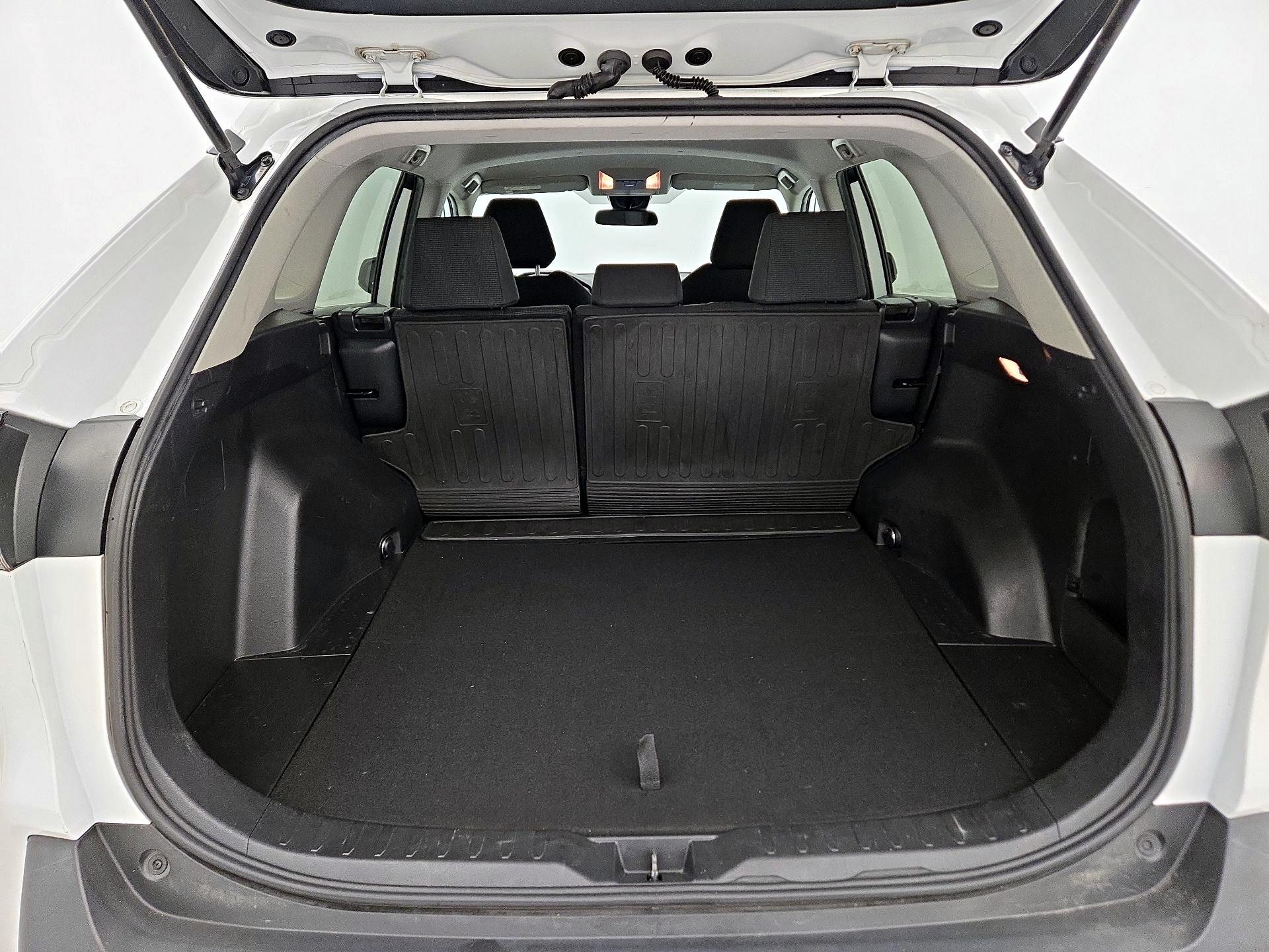 Thumbnail: 2020 Toyota RAV4 - 20