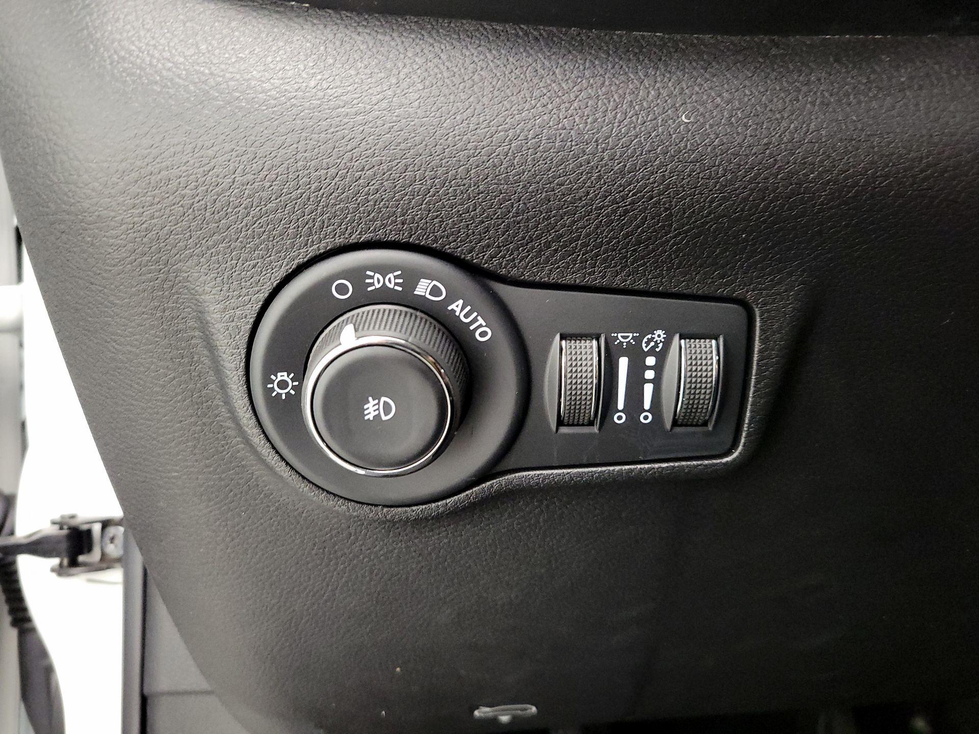 Thumbnail: 2022 Jeep Compass - 13