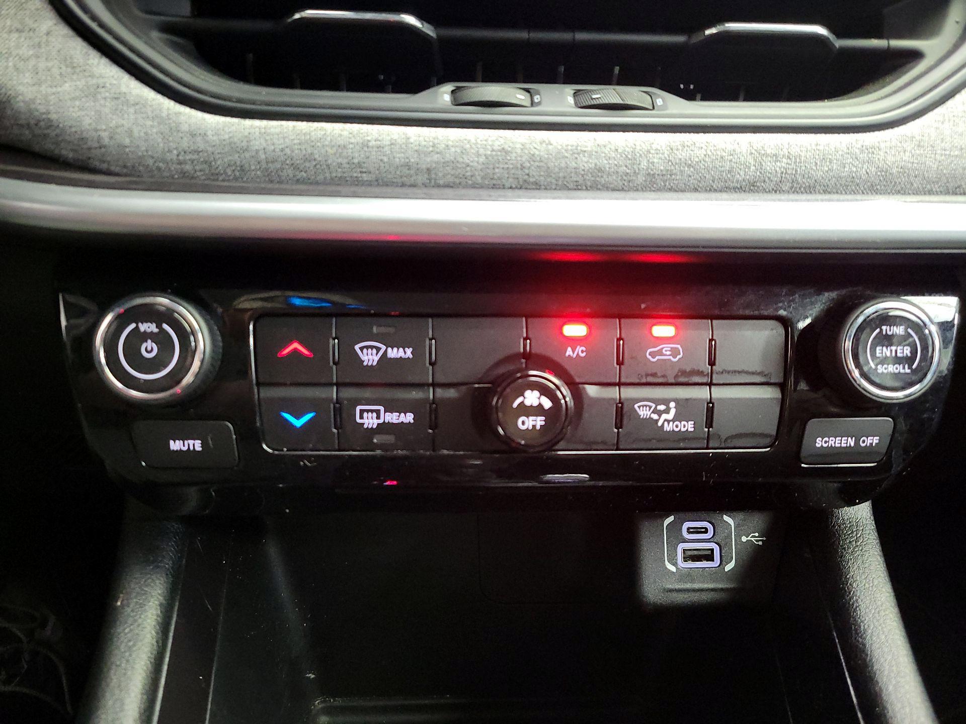 Thumbnail: 2022 Jeep Compass - 16