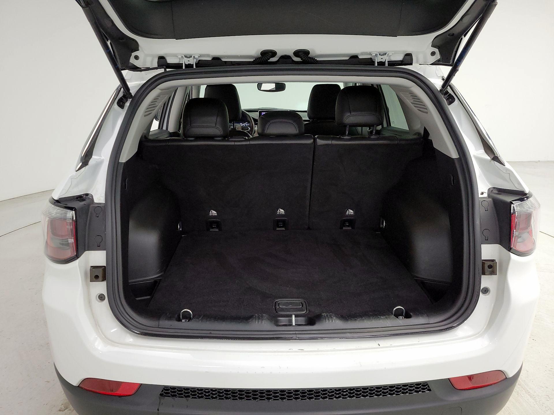 Thumbnail: 2022 Jeep Compass - 20