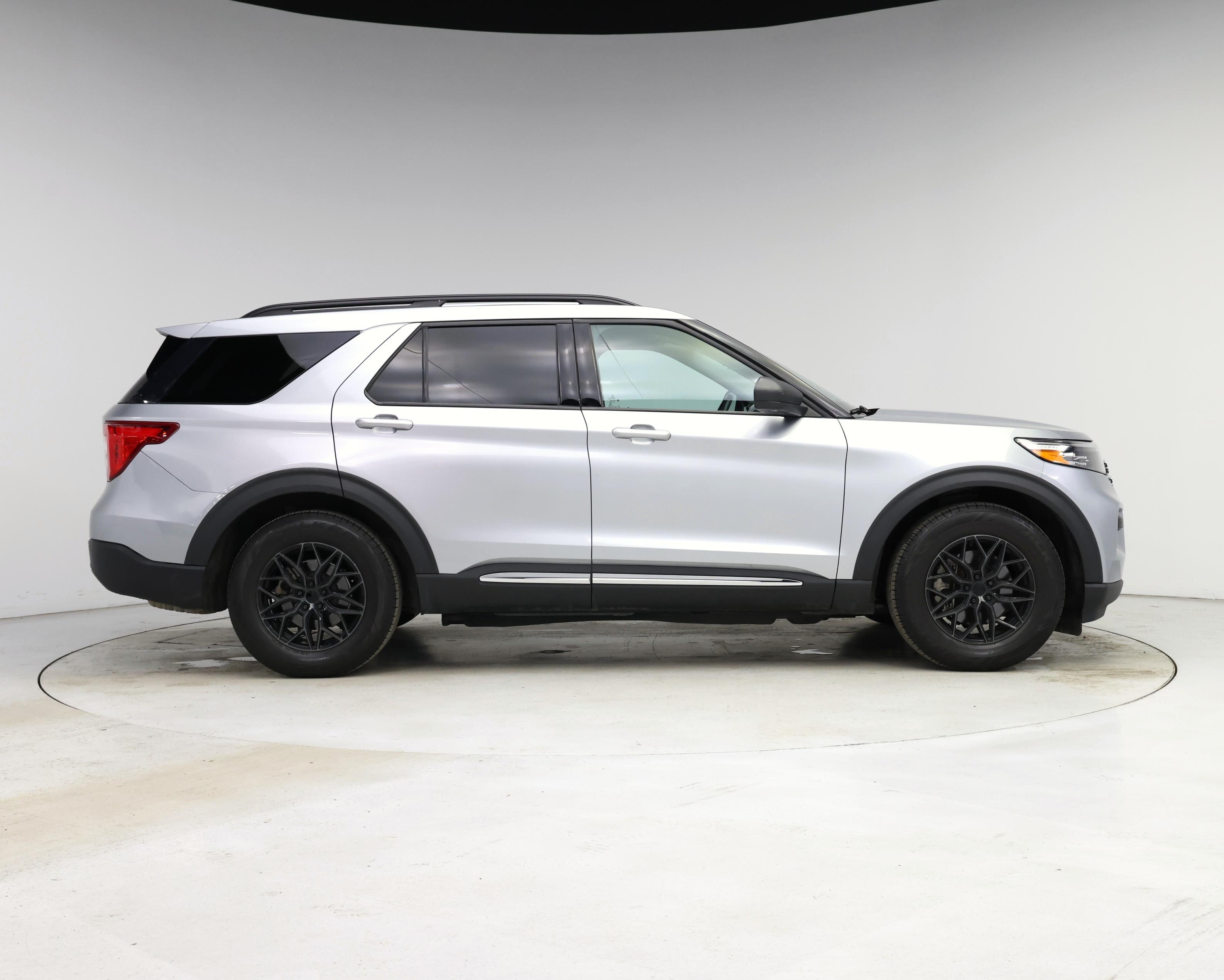 Thumbnail: 2022 Ford Explorer - 7