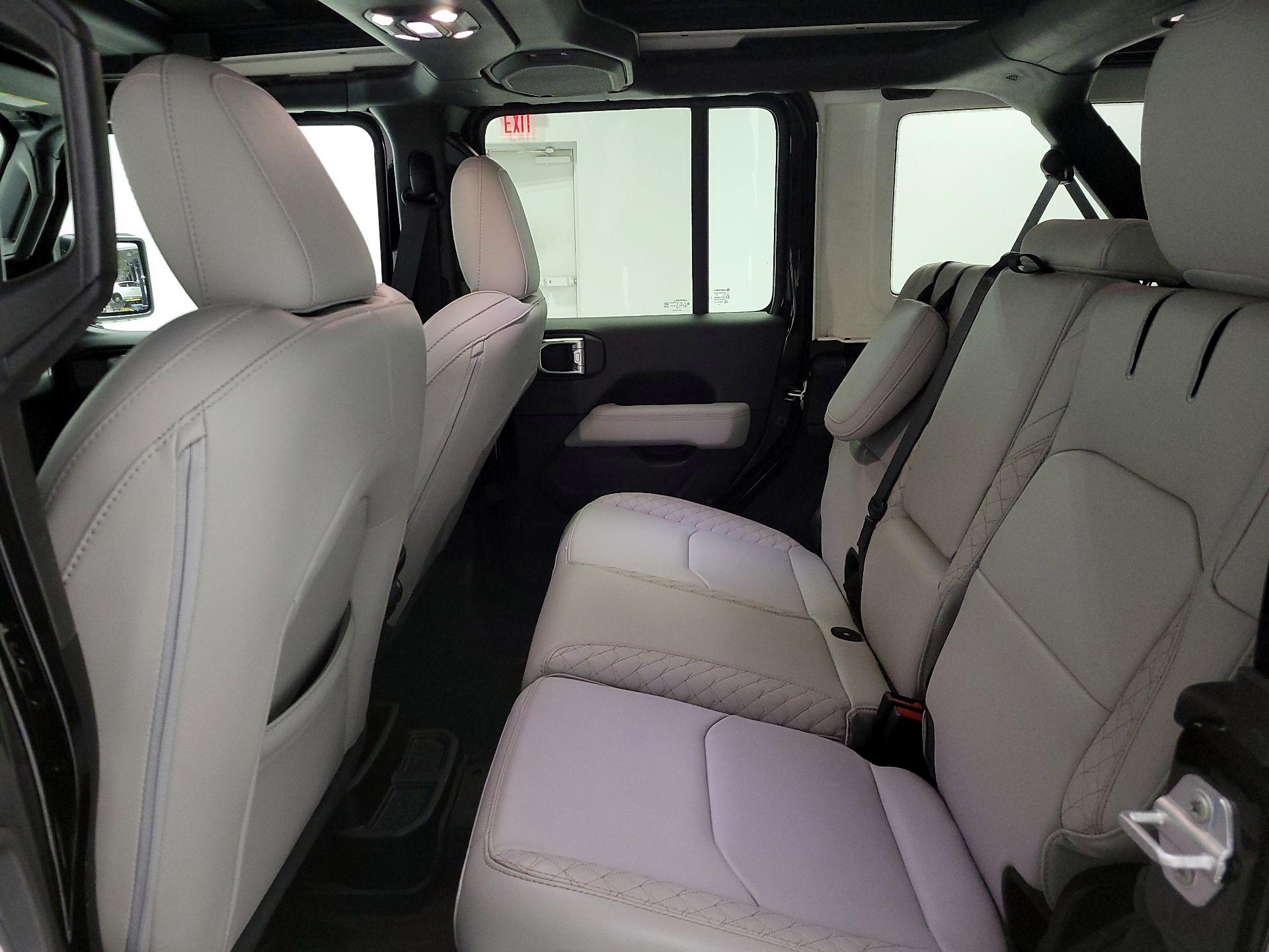 Thumbnail: 2023 Jeep Wrangler - 20