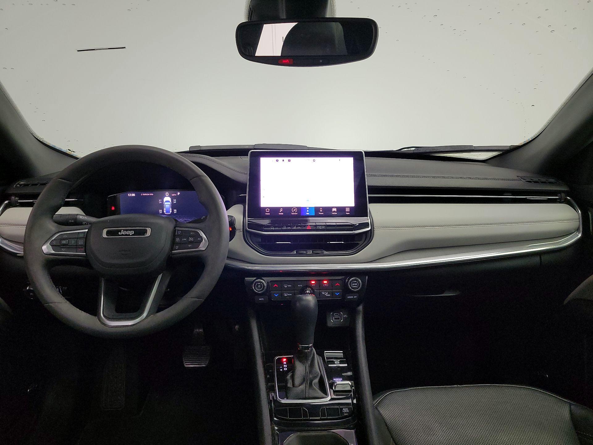 Thumbnail: 2023 Jeep Compass - 9