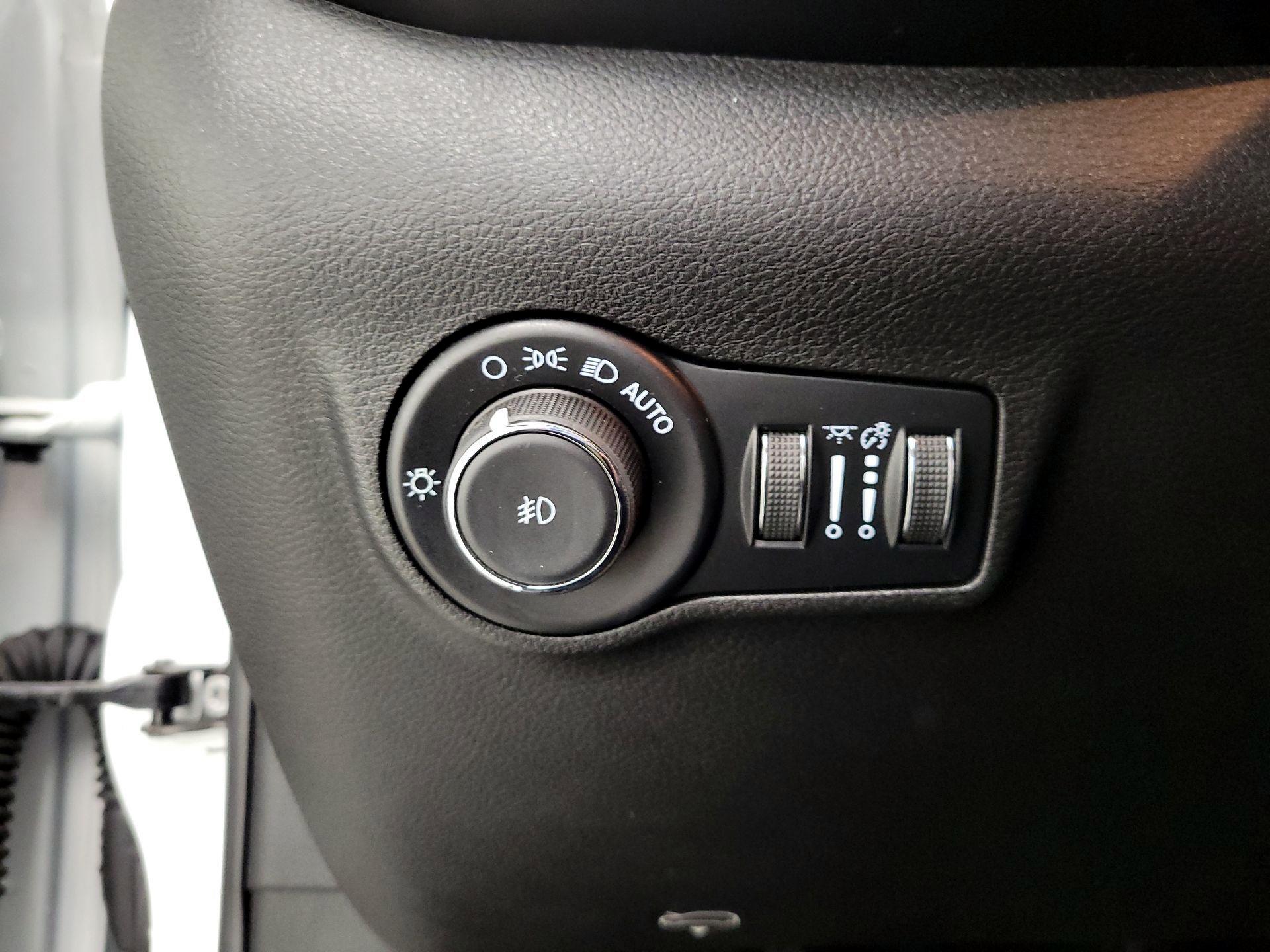 Thumbnail: 2023 Jeep Compass - 13