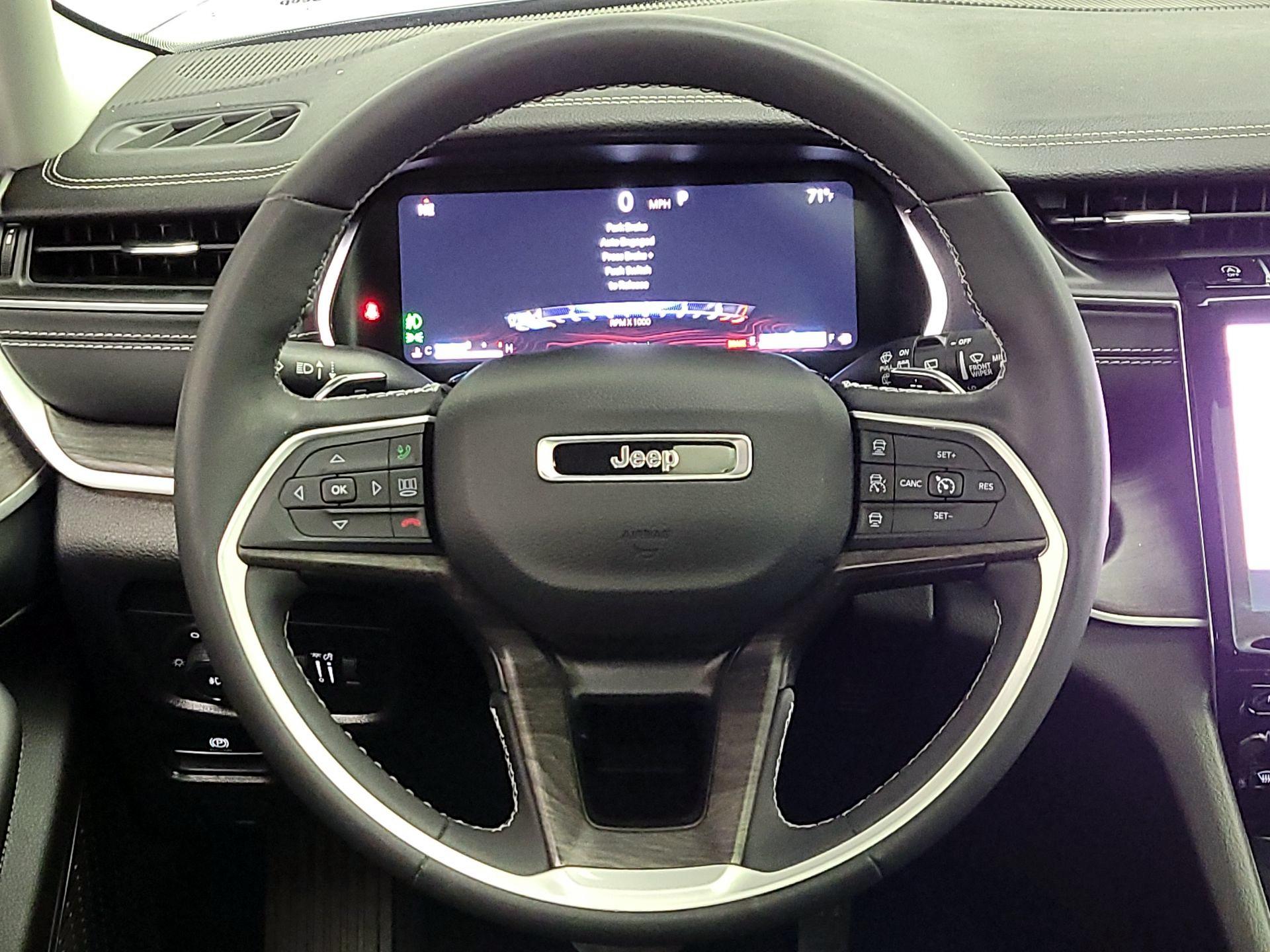 Thumbnail: 2023 Jeep Grand Cherokee L - 10