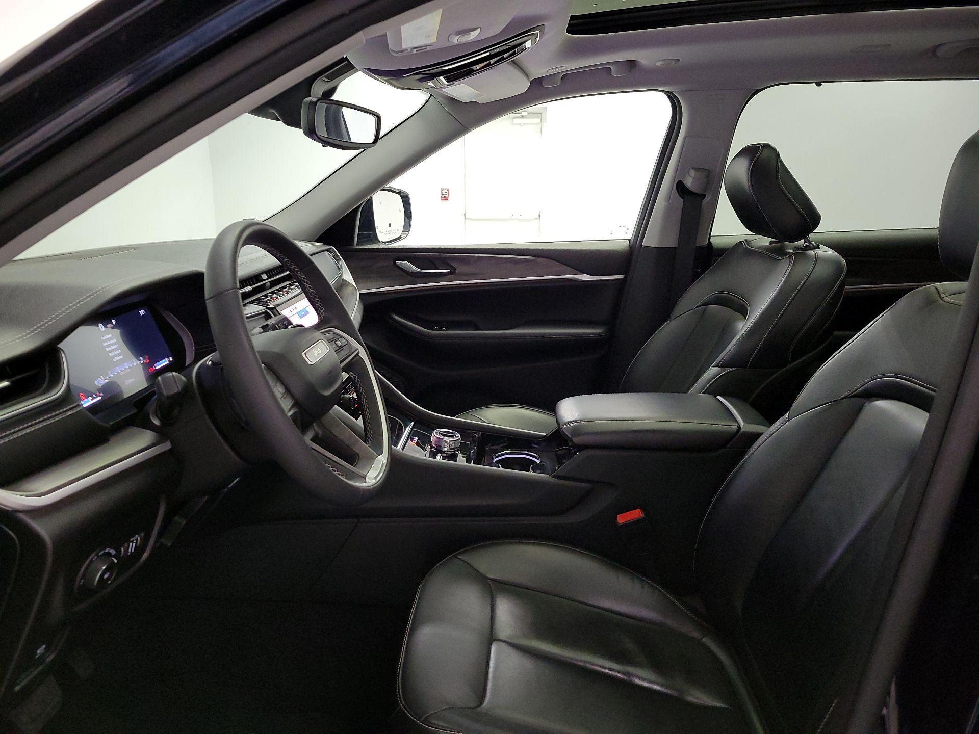 Thumbnail: 2023 Jeep Grand Cherokee L - 11