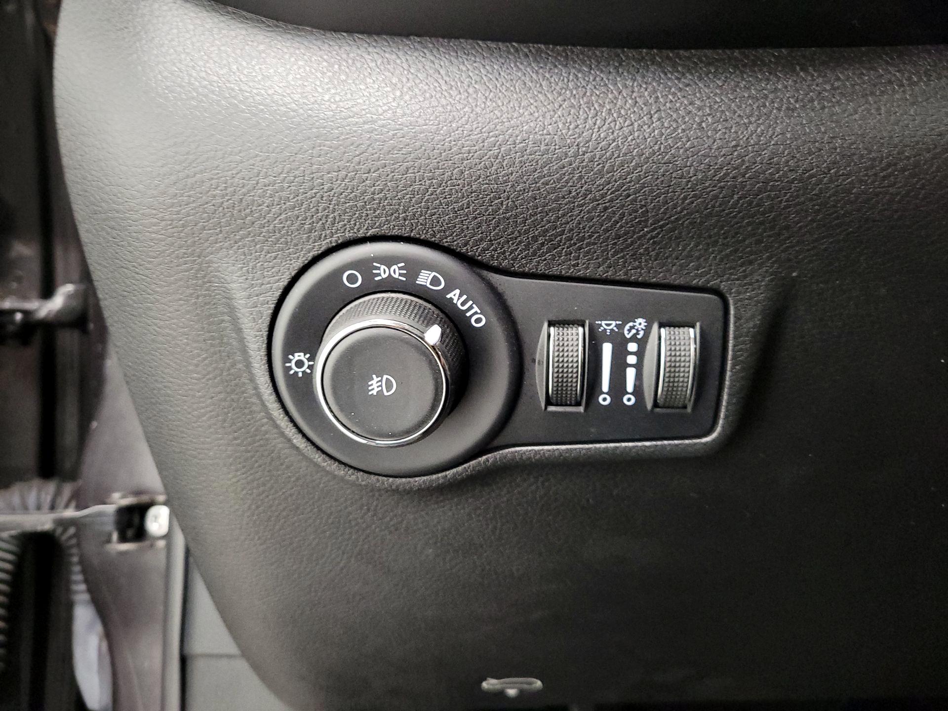 Thumbnail: 2022 Jeep Compass - 13