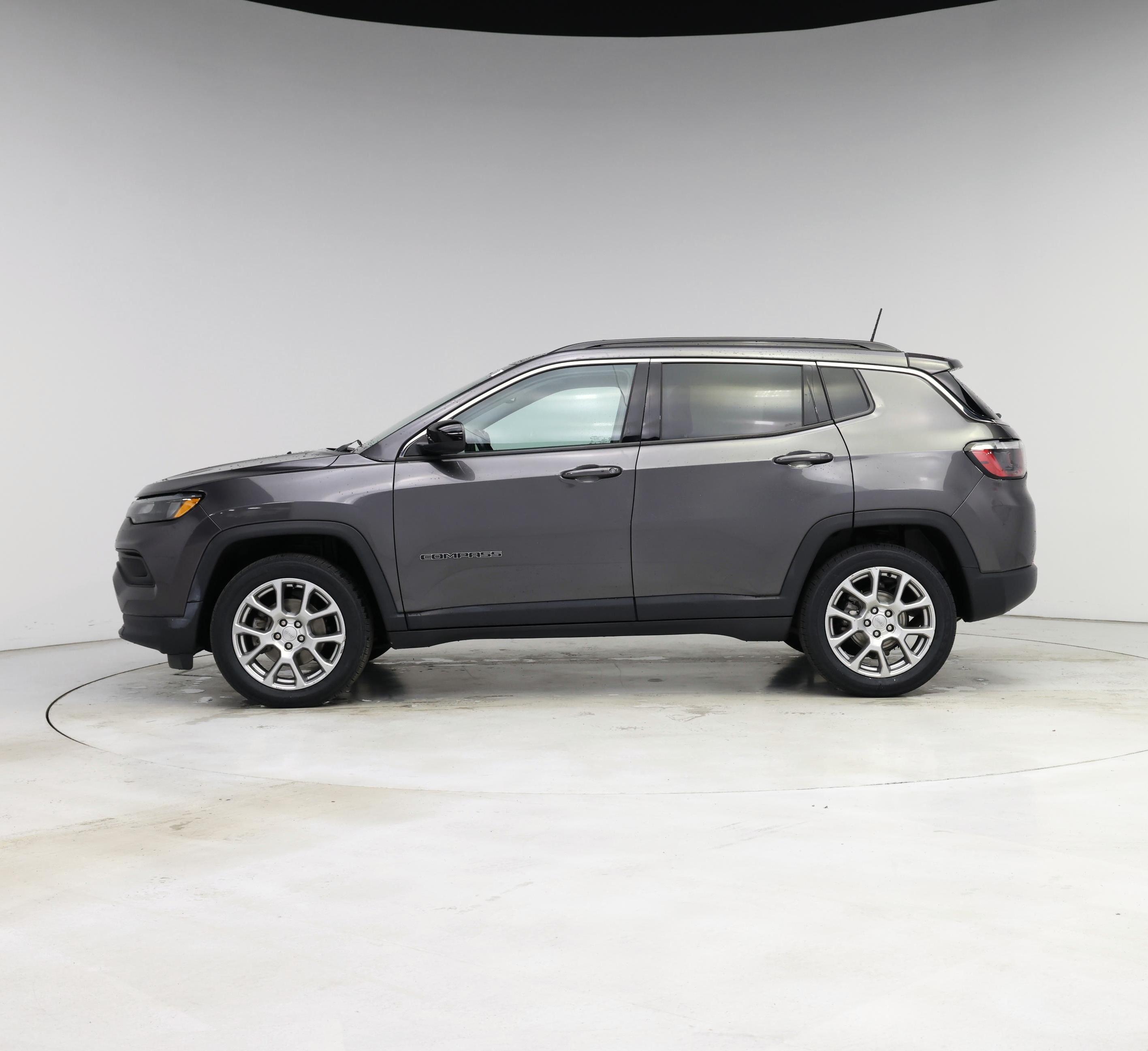 Thumbnail: 2022 Jeep Compass - 3