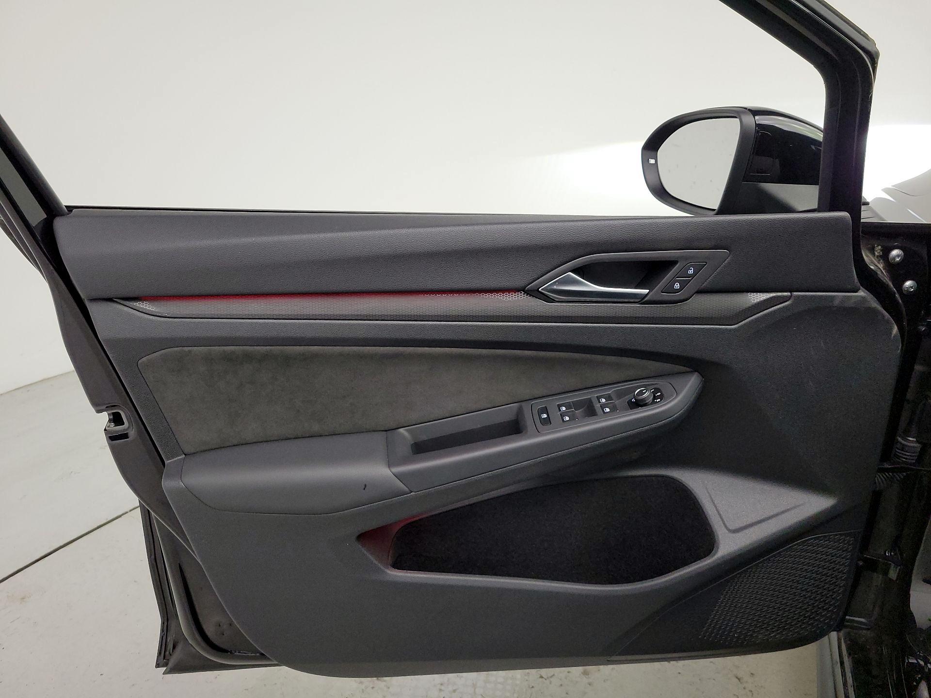 Thumbnail: 2024 Volkswagen Golf - 12