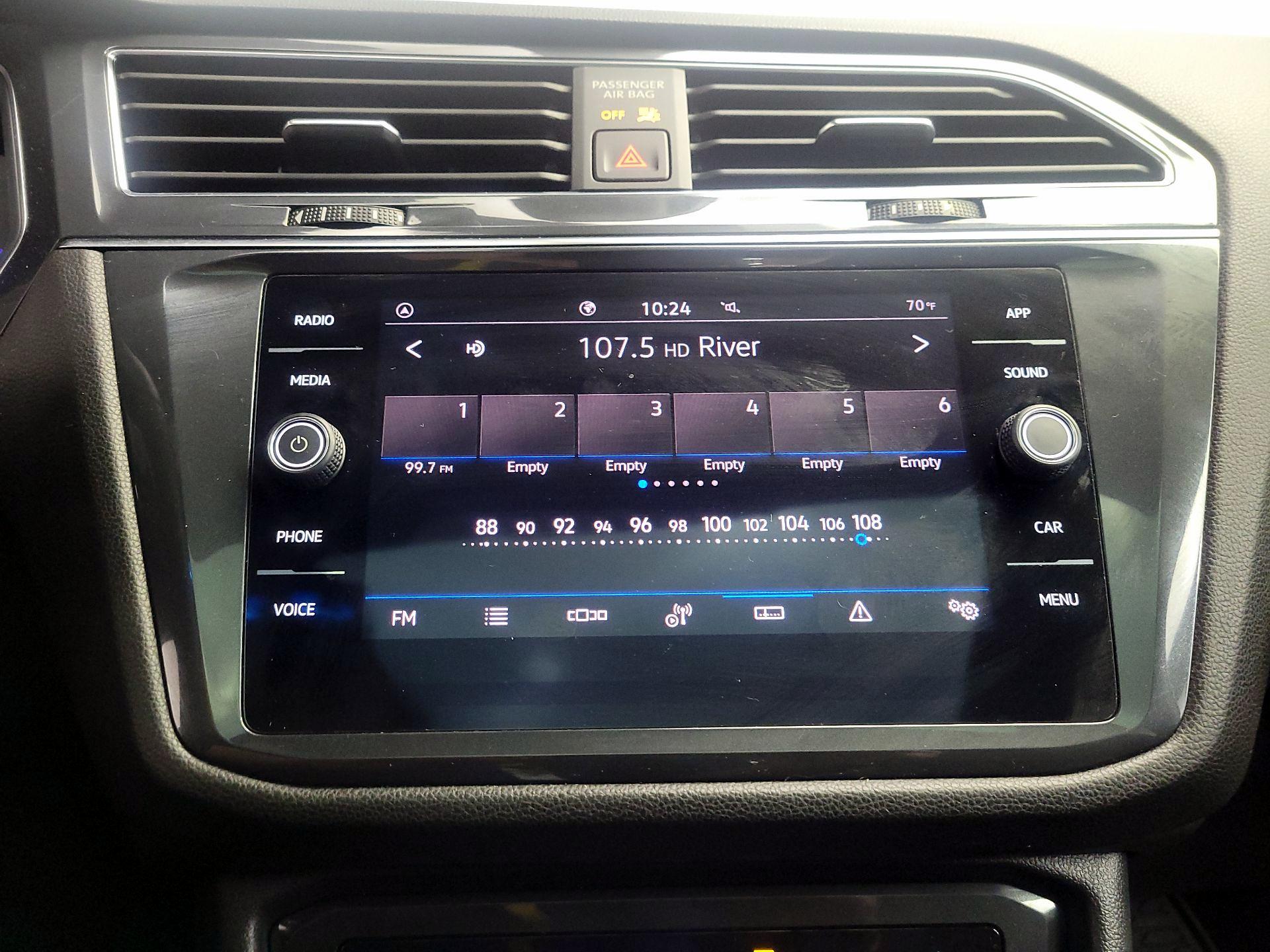 Thumbnail: 2023 Volkswagen Tiguan - 15