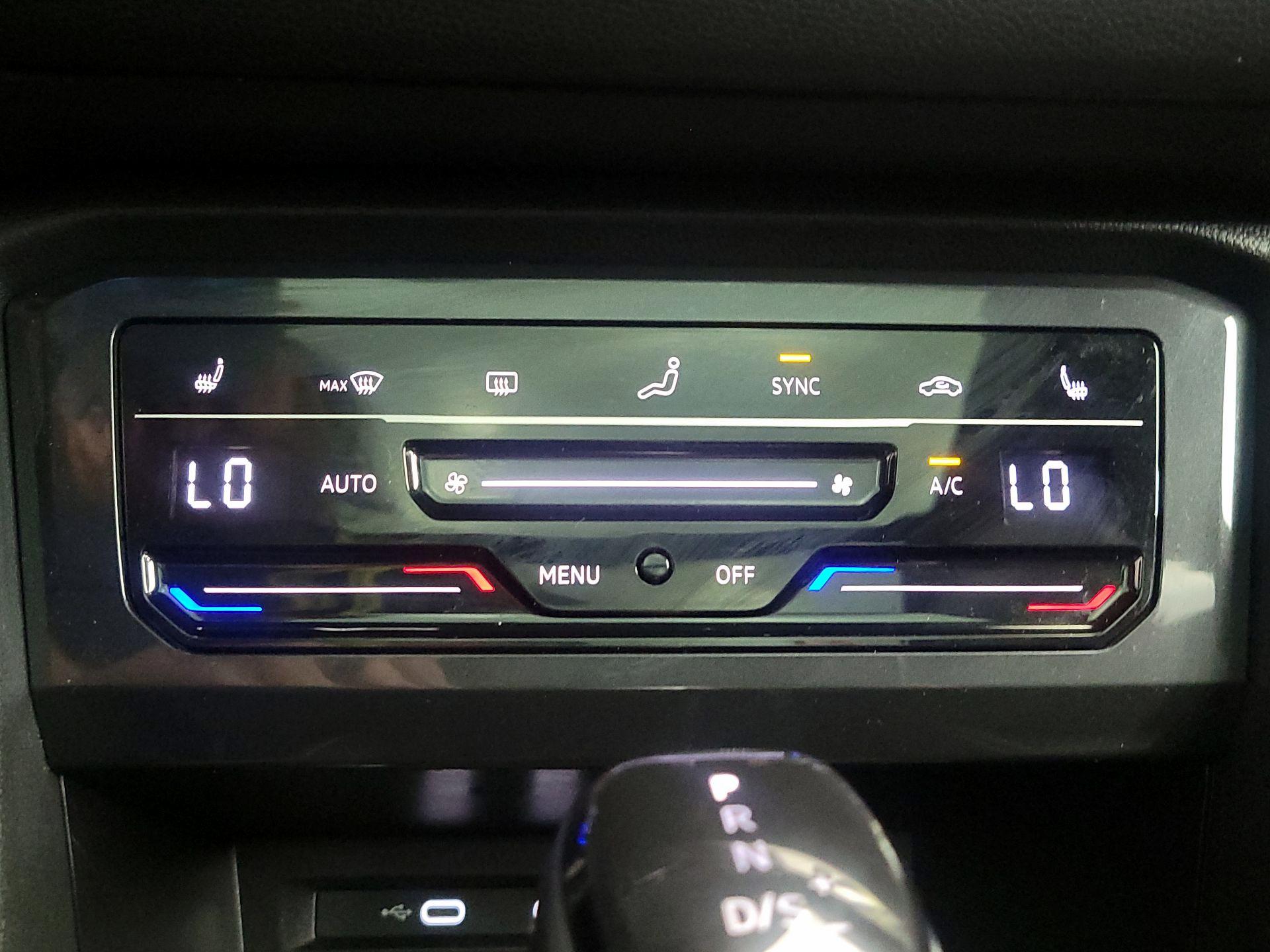 Thumbnail: 2023 Volkswagen Tiguan - 16