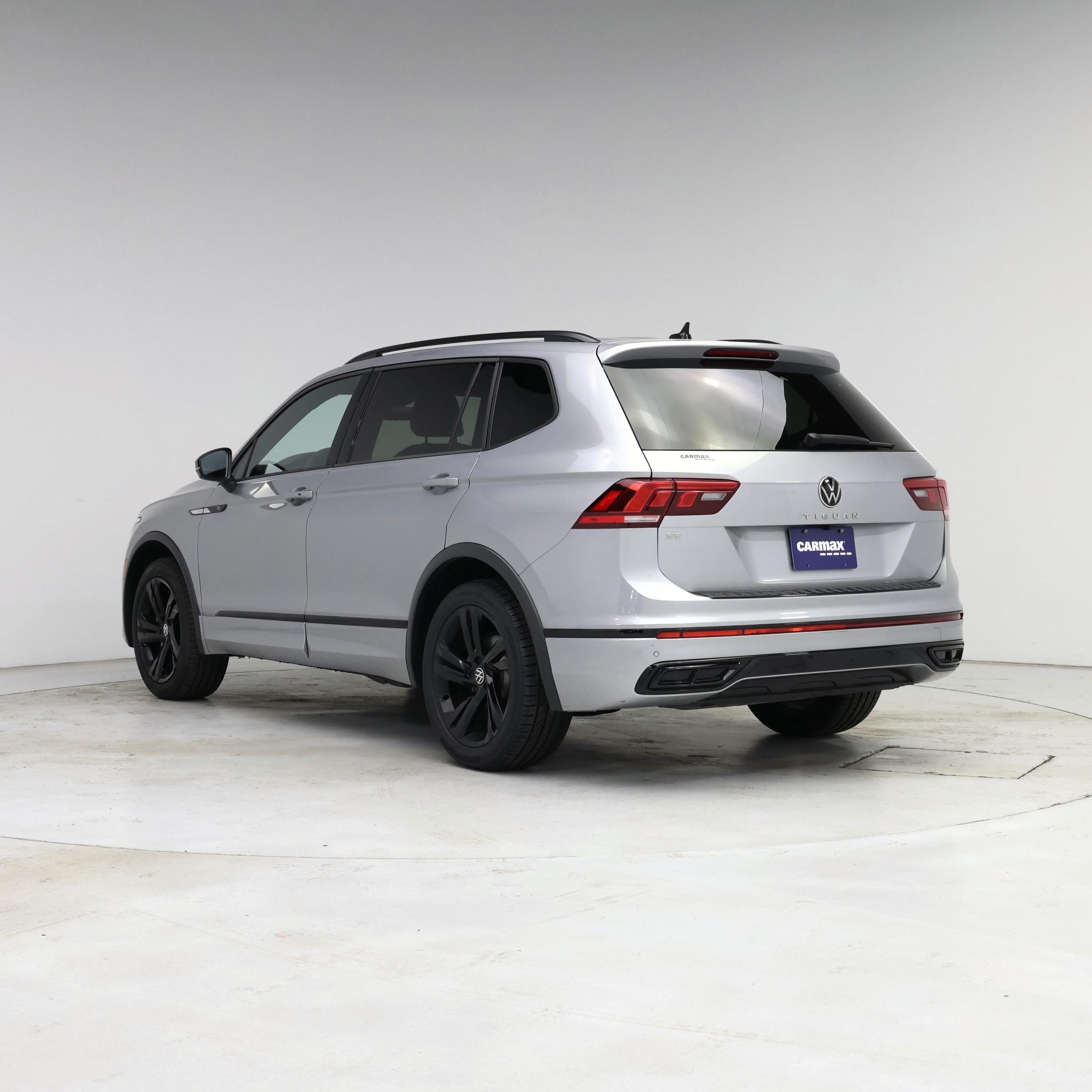 Thumbnail: 2023 Volkswagen Tiguan - 2