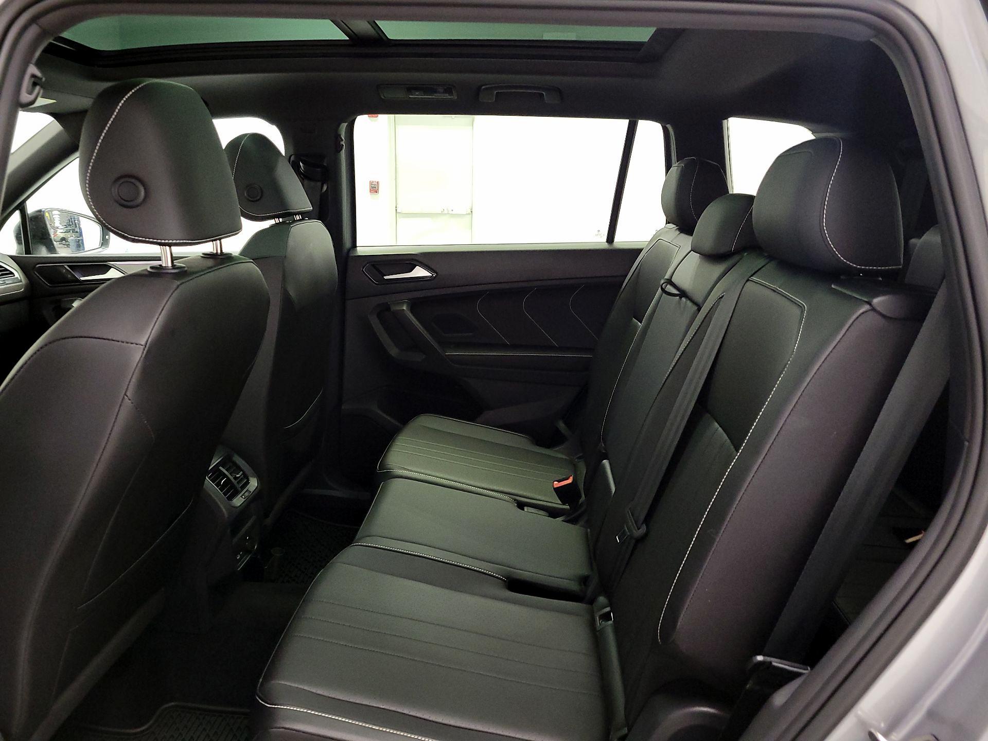 Thumbnail: 2023 Volkswagen Tiguan - 20