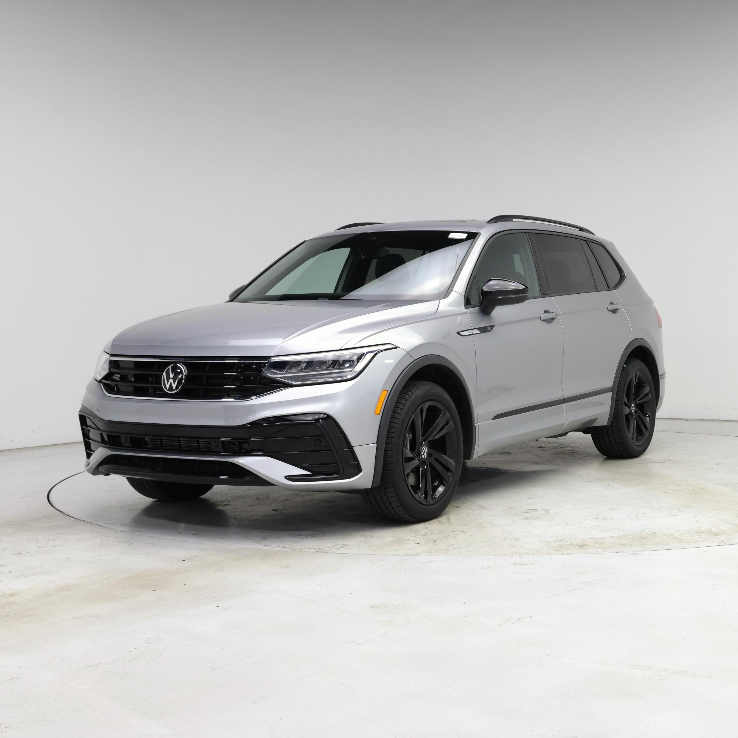 Thumbnail: 2023 Volkswagen Tiguan - 4