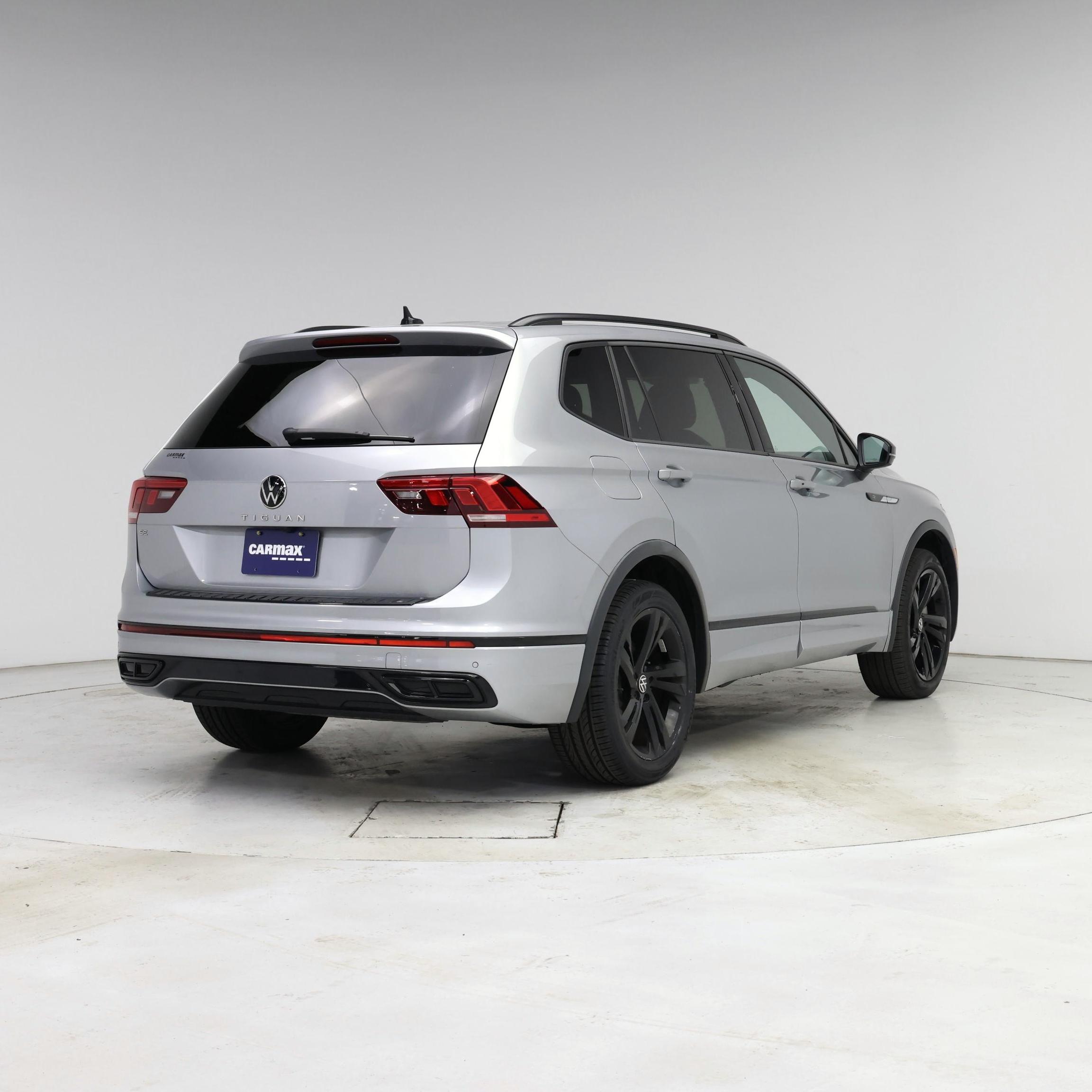 Thumbnail: 2023 Volkswagen Tiguan - 8