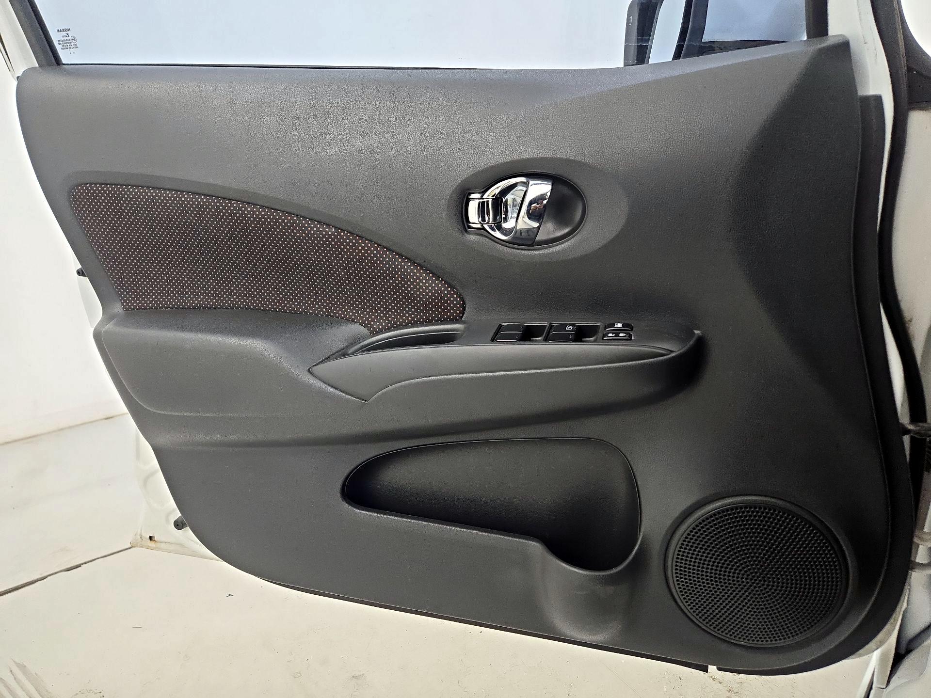 Thumbnail: 2015 Nissan Versa Note - 12