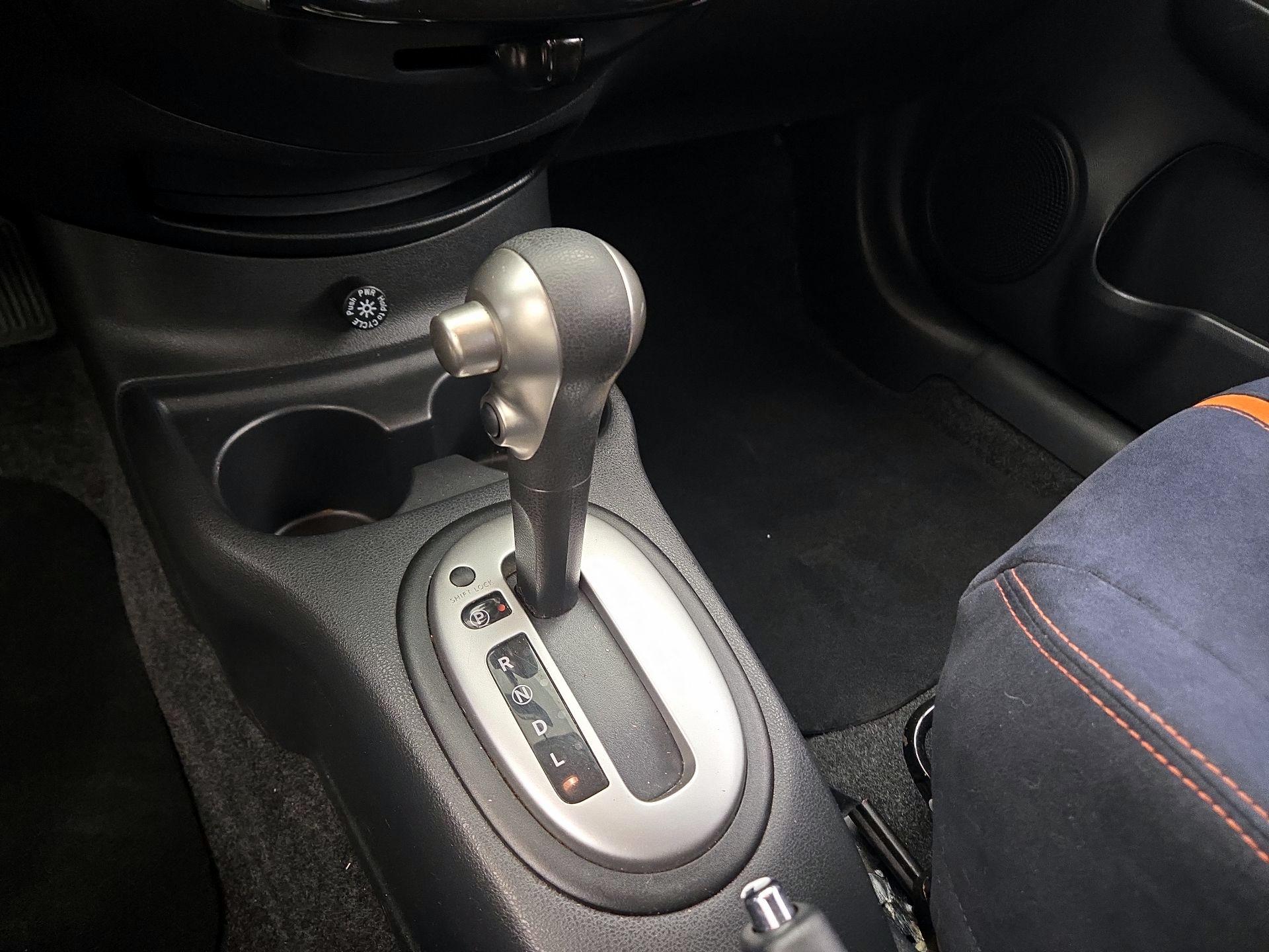 Thumbnail: 2015 Nissan Versa Note - 17