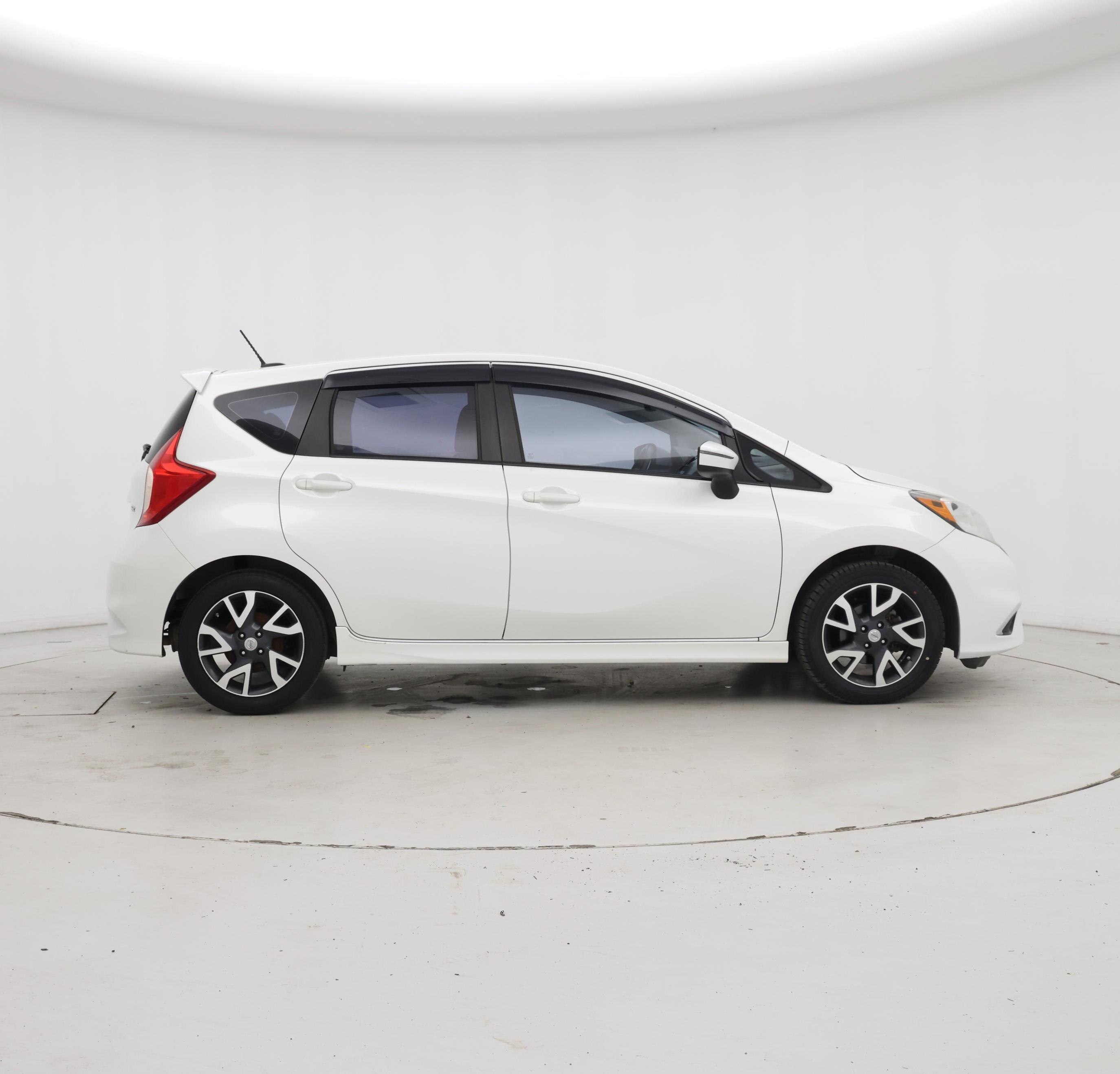 Thumbnail: 2015 Nissan Versa Note - 7